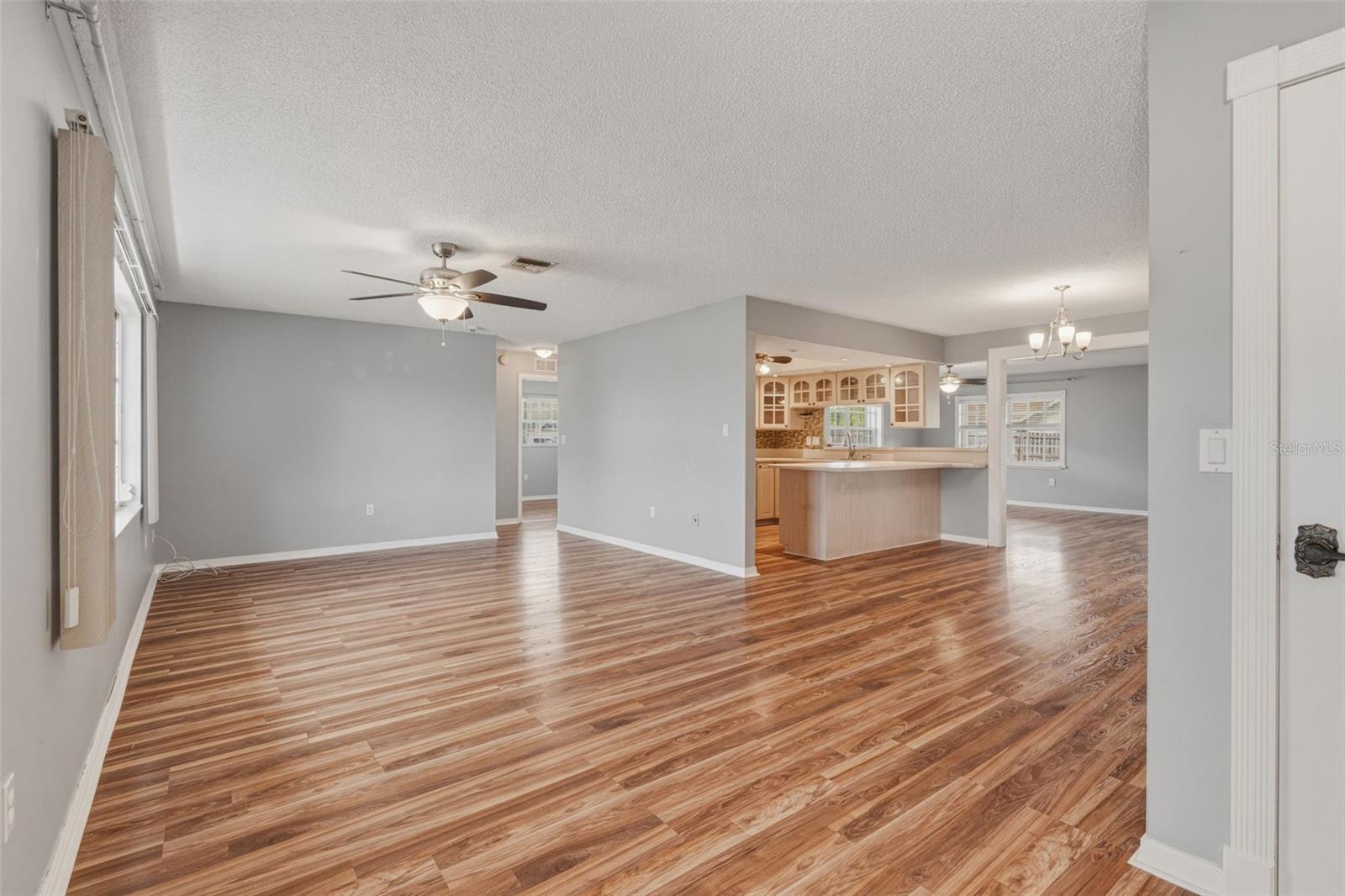 Image 6 of 42 For 3384 Beacon Drive