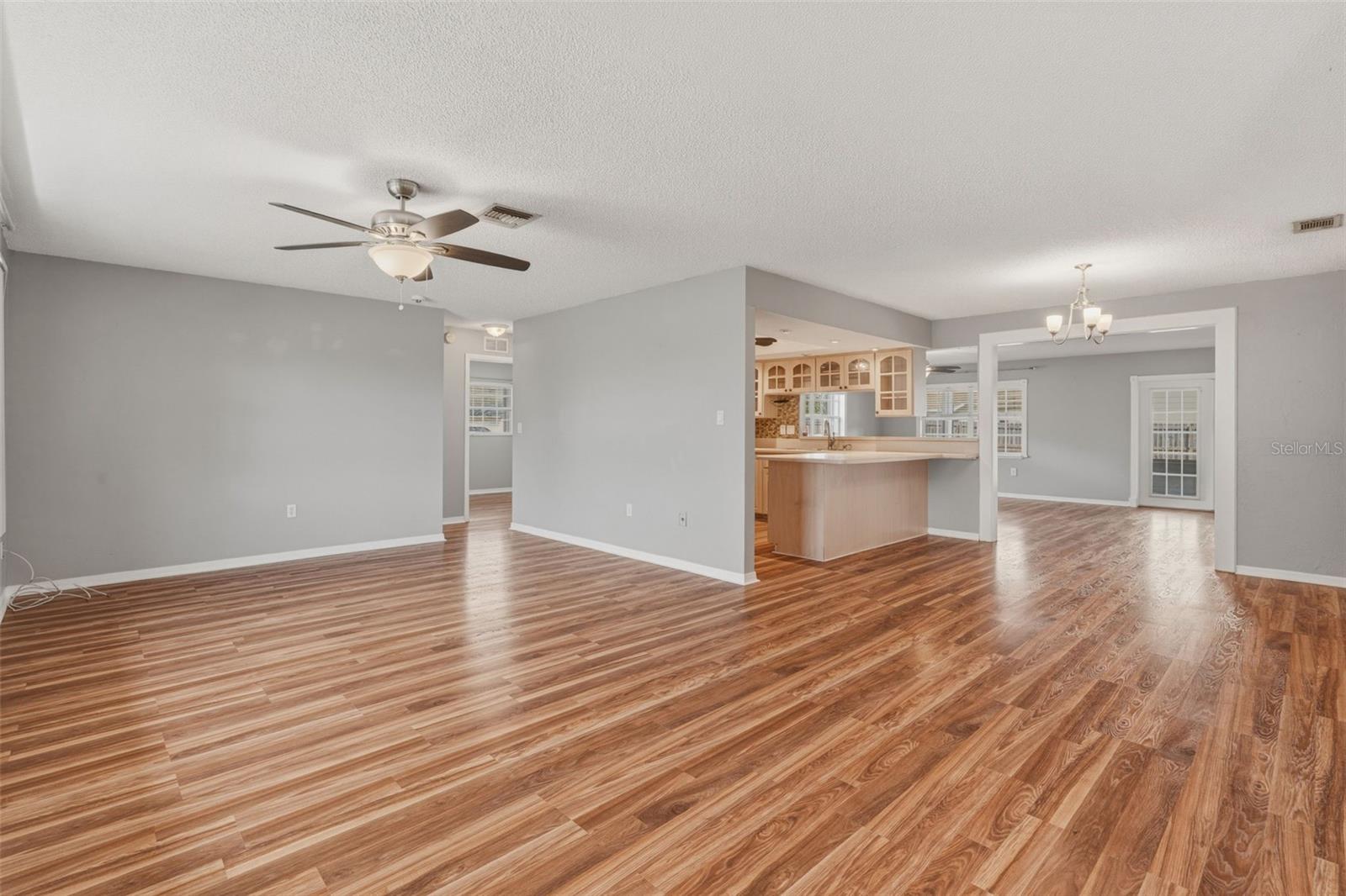 Image 8 of 42 For 3384 Beacon Drive