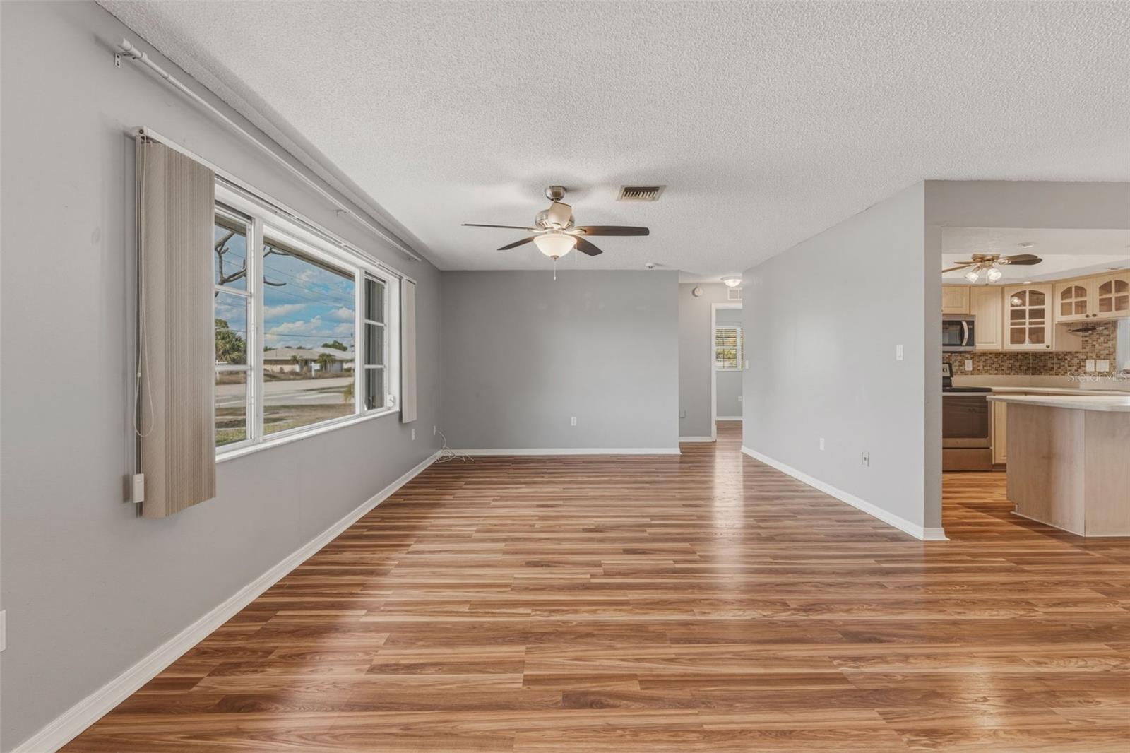 Image 9 of 42 For 3384 Beacon Drive