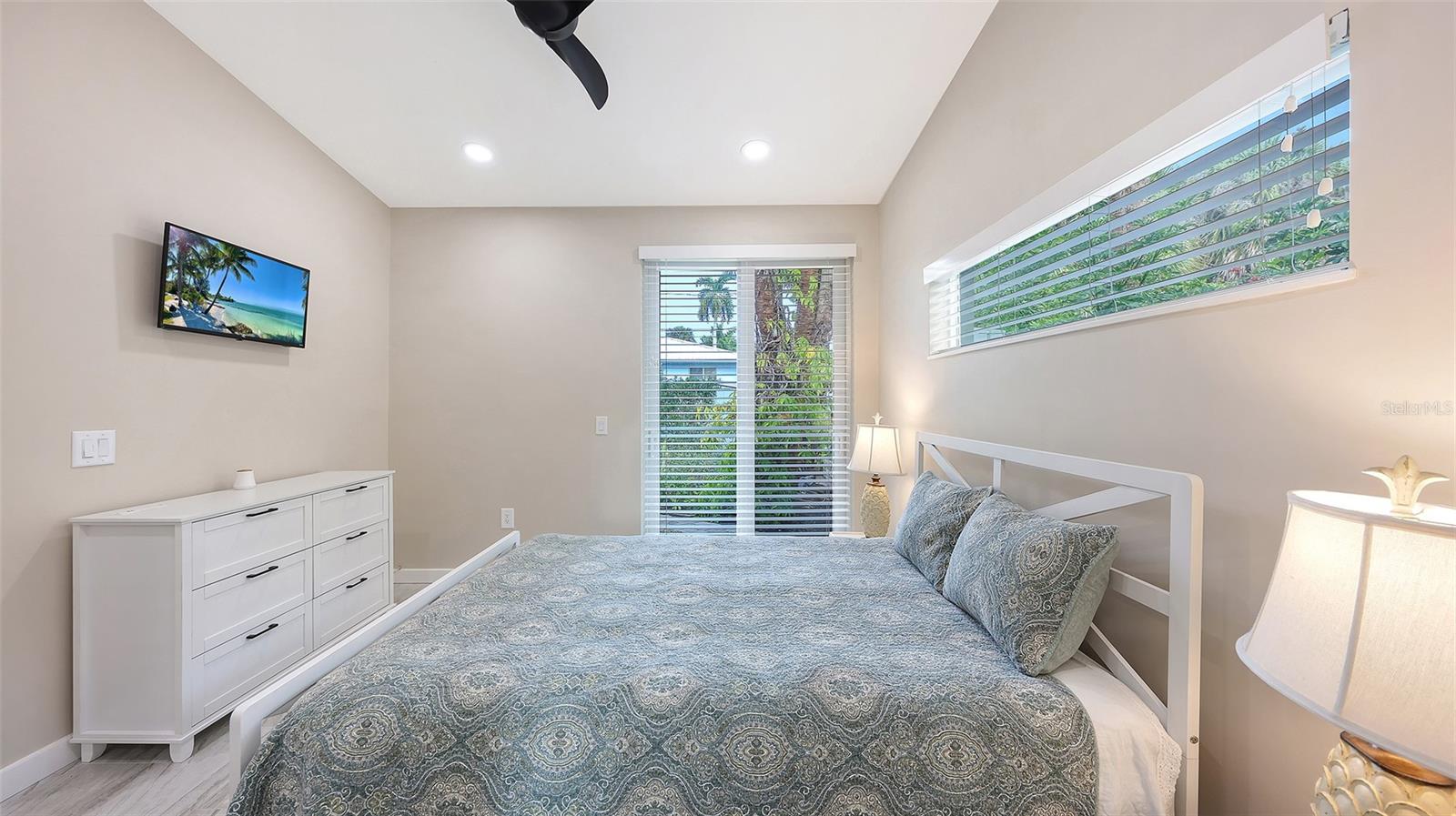 Image 18 of 43 For 628 Olympia Avenue