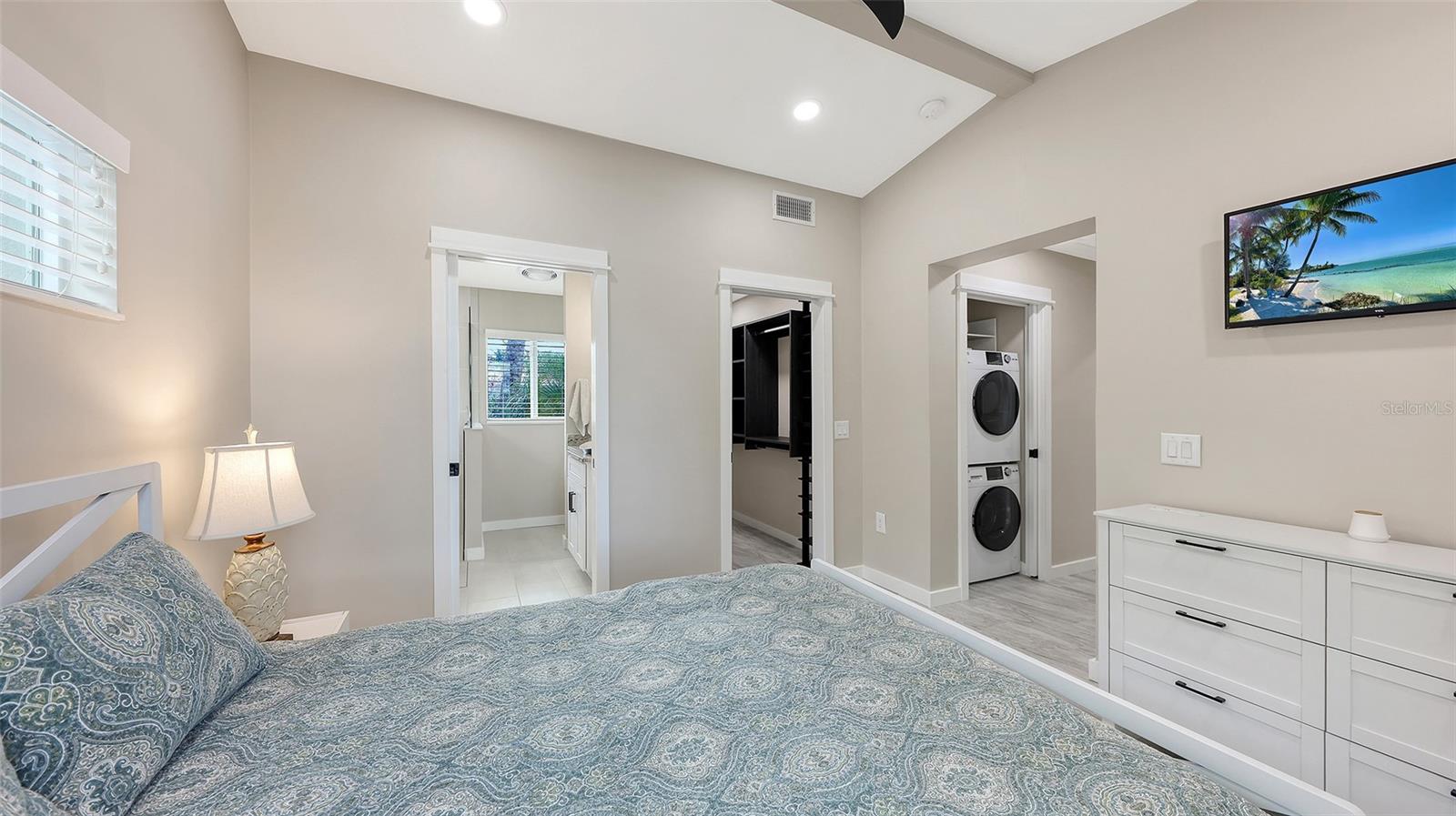 Image 20 of 43 For 628 Olympia Avenue