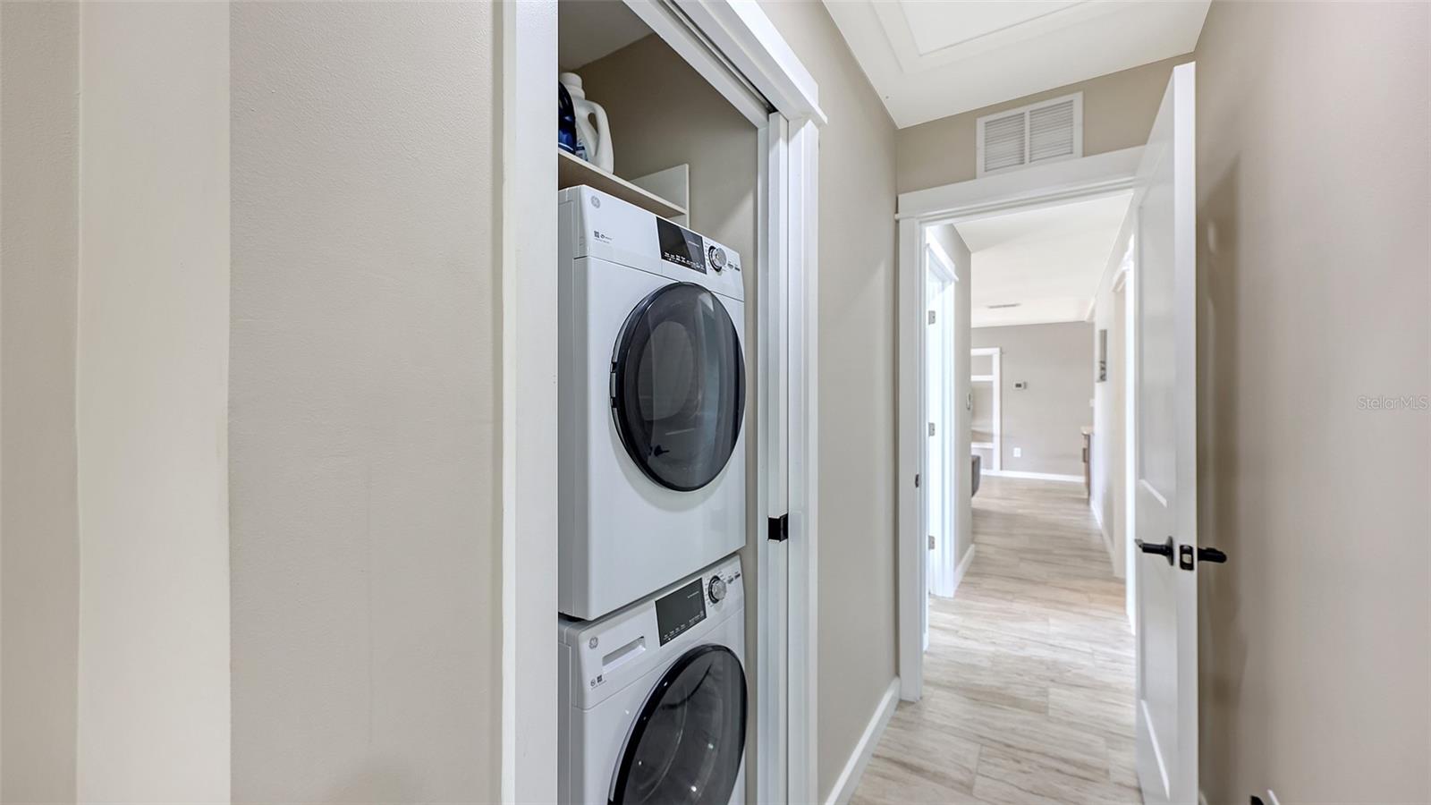 Image 24 of 43 For 628 Olympia Avenue