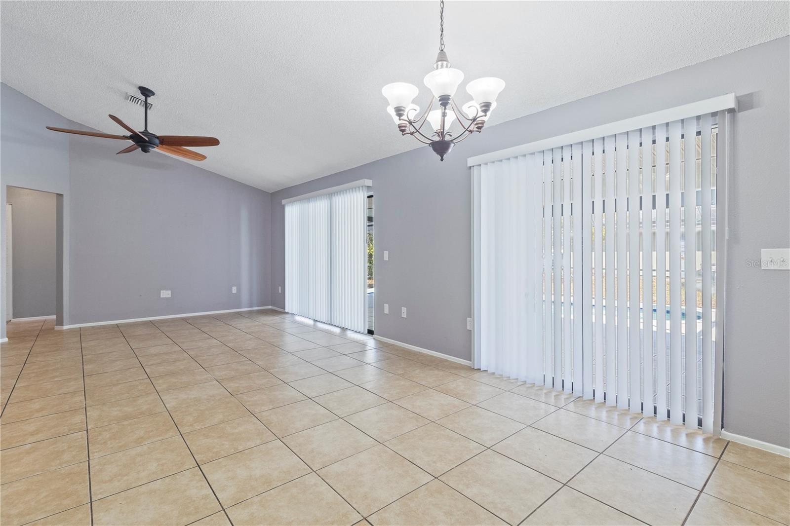 Image 10 of 41 For 4800 Salford Boulevard