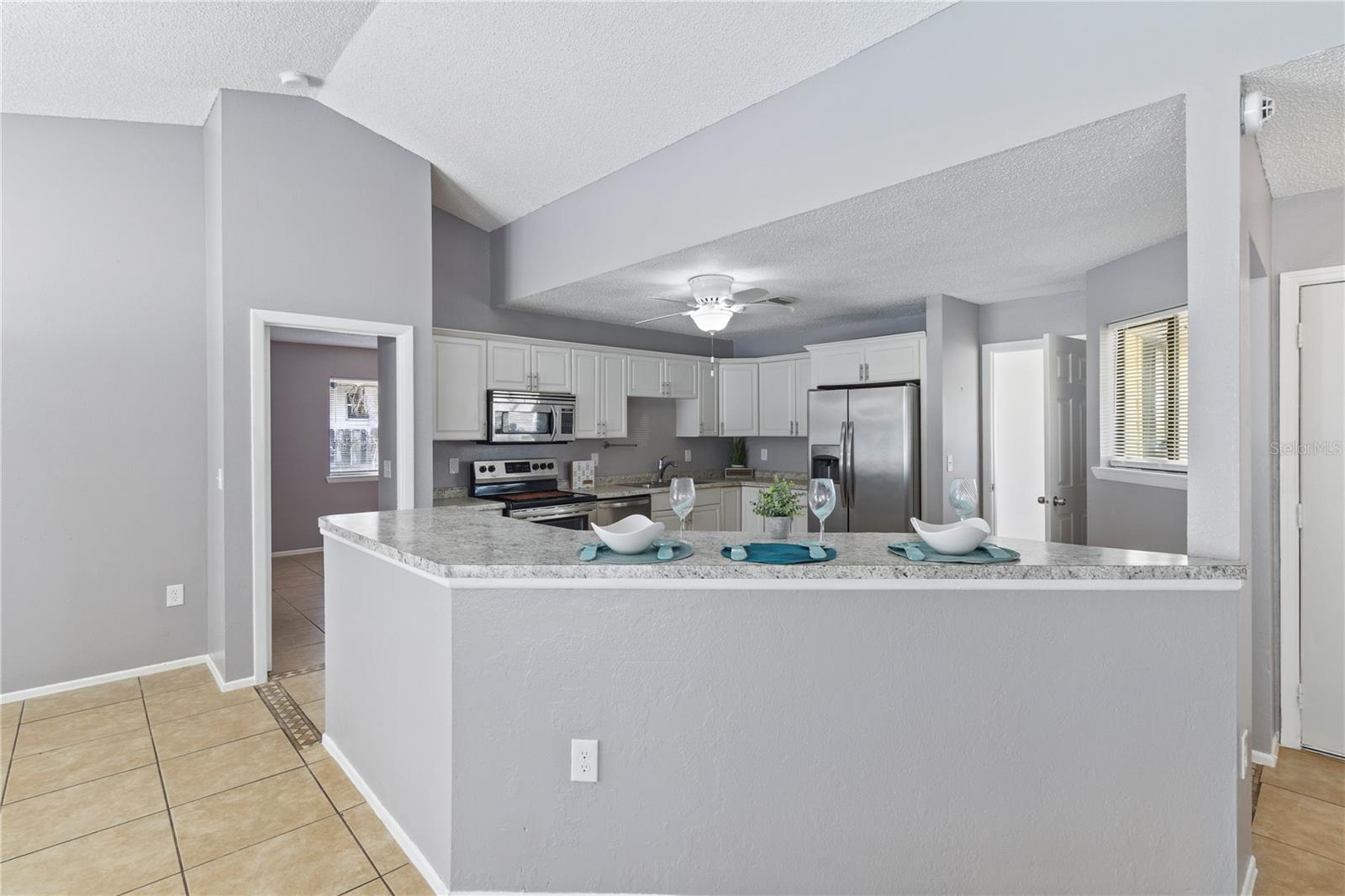 Image 11 of 41 For 4800 Salford Boulevard