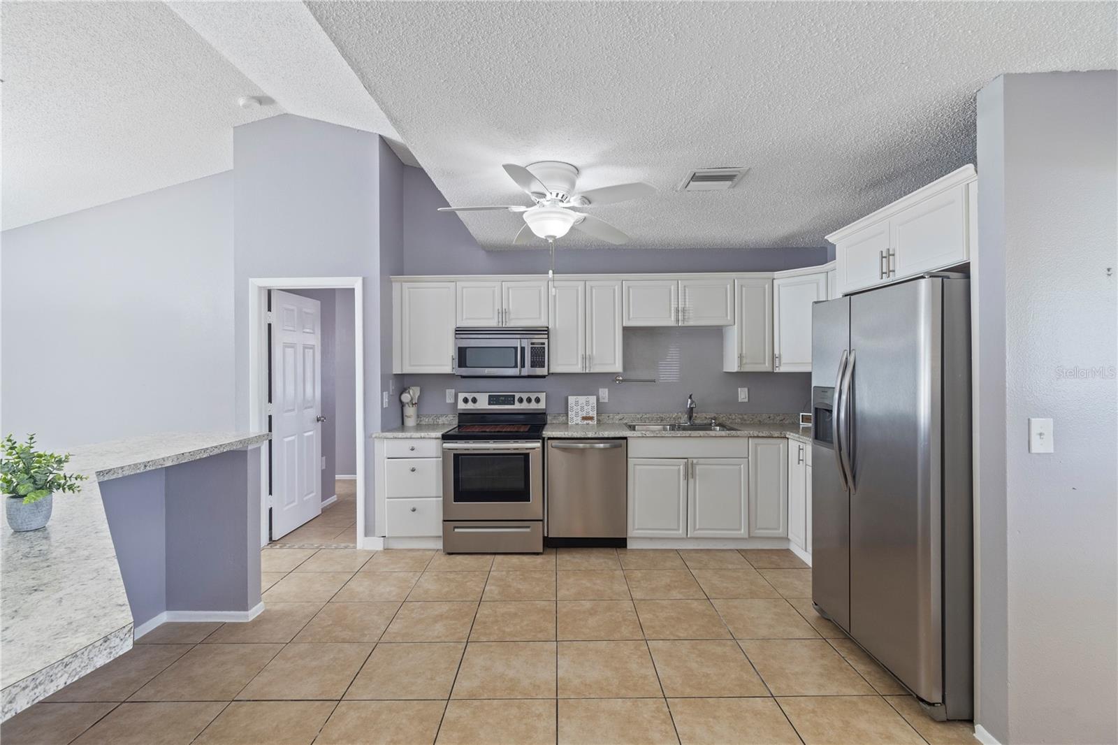 Image 13 of 41 For 4800 Salford Boulevard