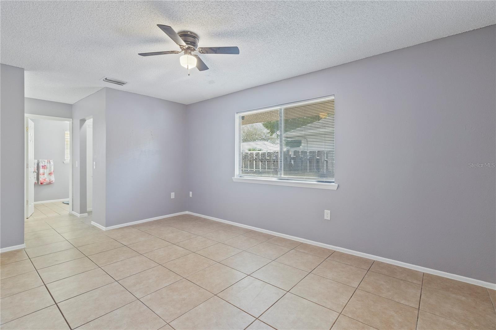 Image 18 of 41 For 4800 Salford Boulevard