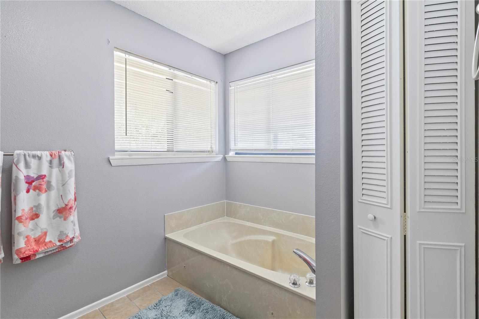 Image 21 of 41 For 4800 Salford Boulevard