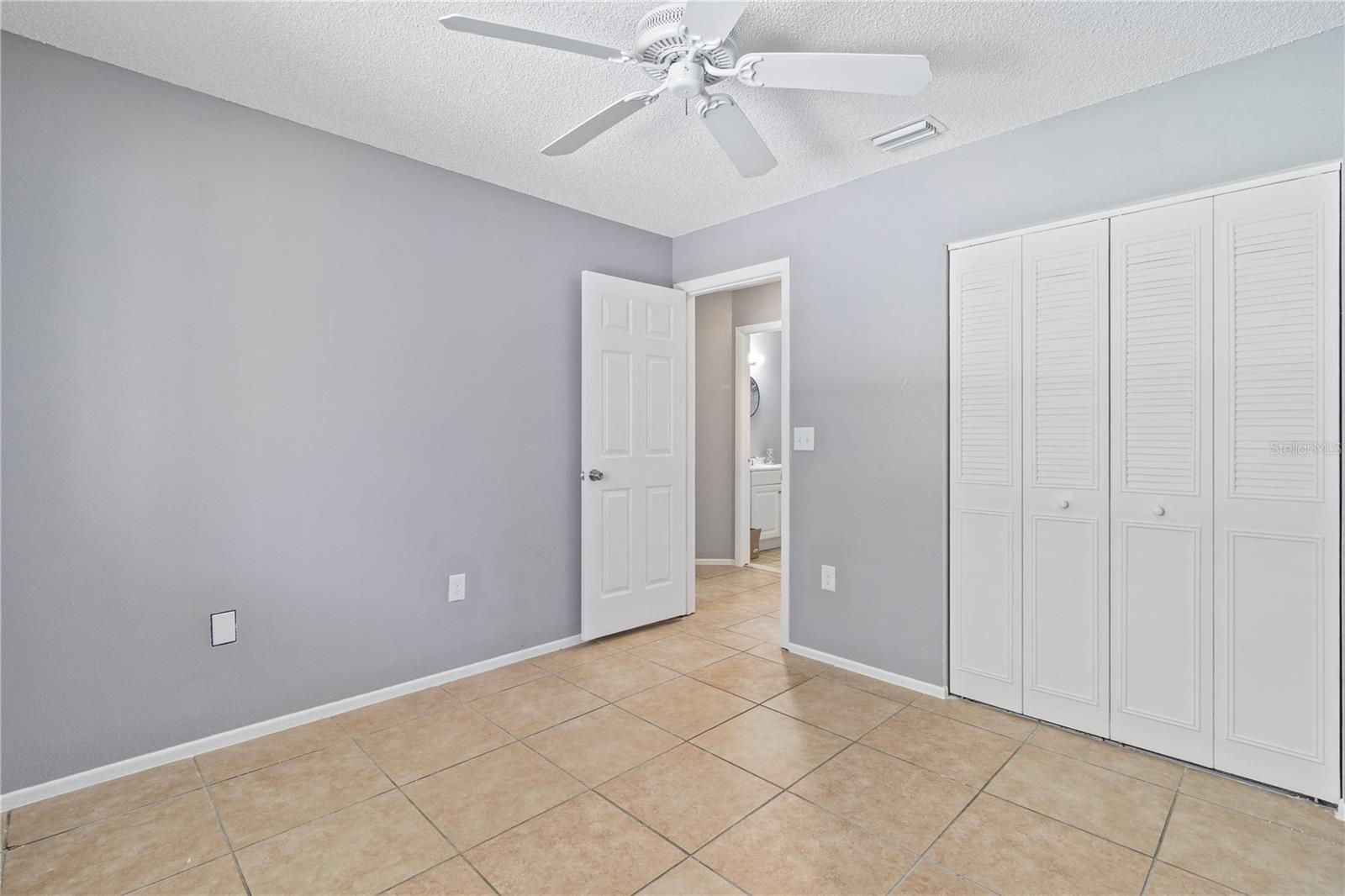 Image 24 of 41 For 4800 Salford Boulevard