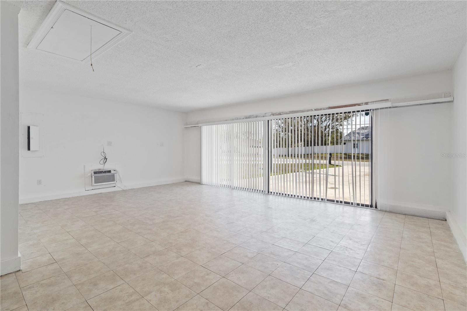 Image 29 of 41 For 4800 Salford Boulevard