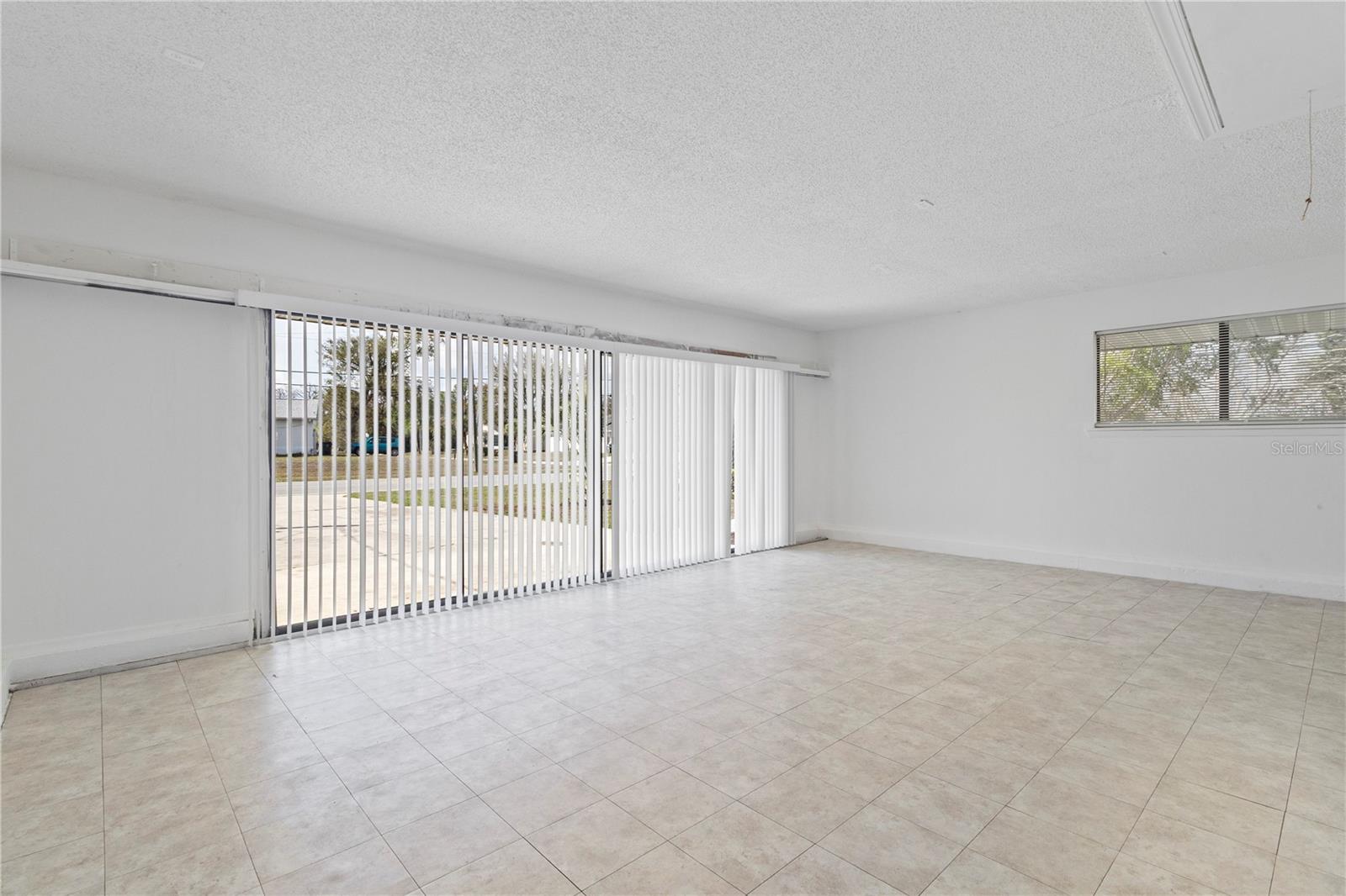 Image 32 of 41 For 4800 Salford Boulevard