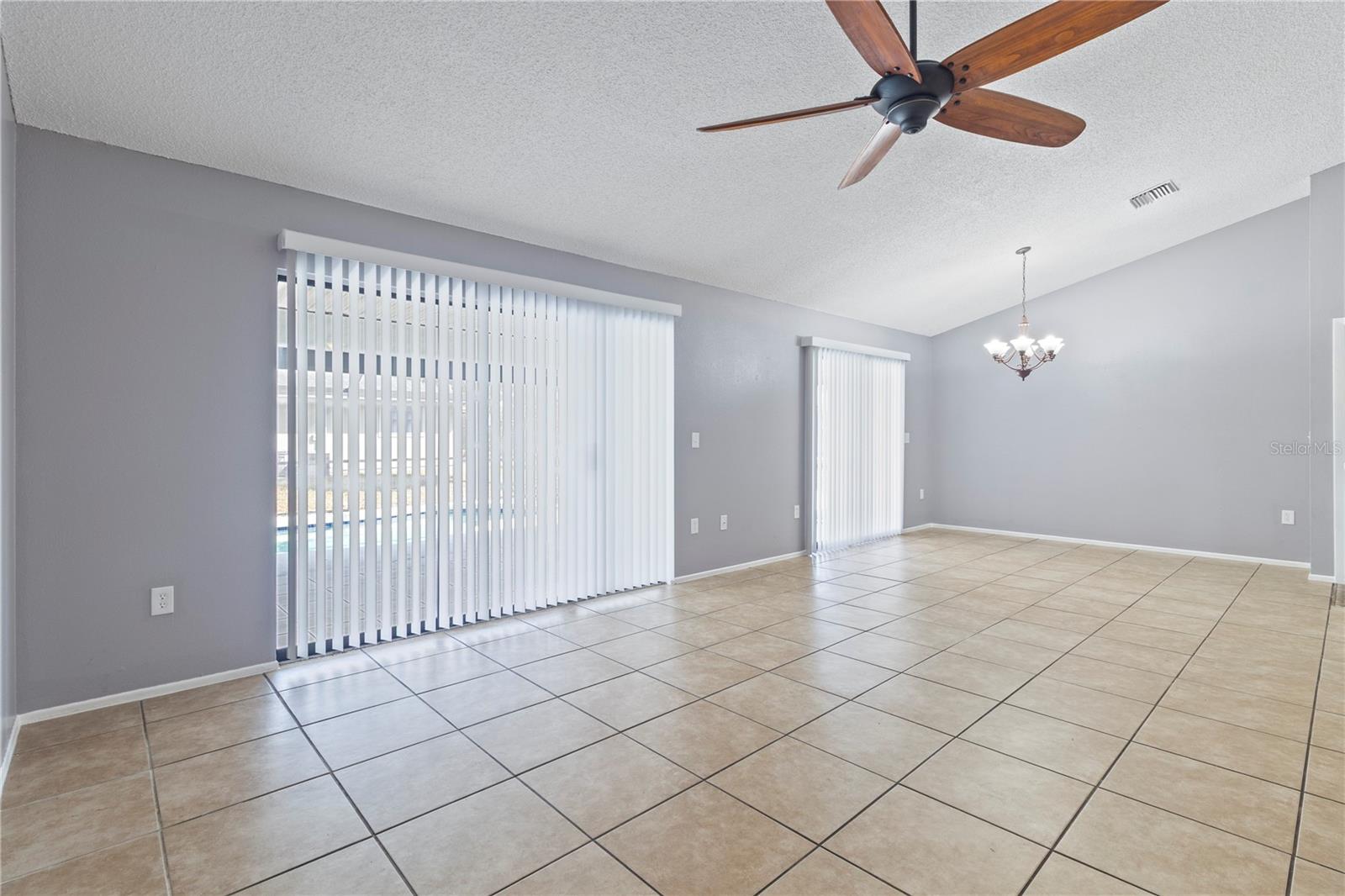 Image 7 of 41 For 4800 Salford Boulevard