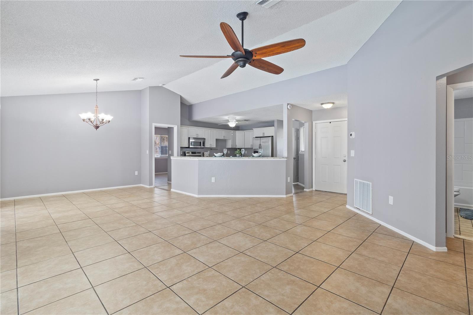 Image 8 of 41 For 4800 Salford Boulevard