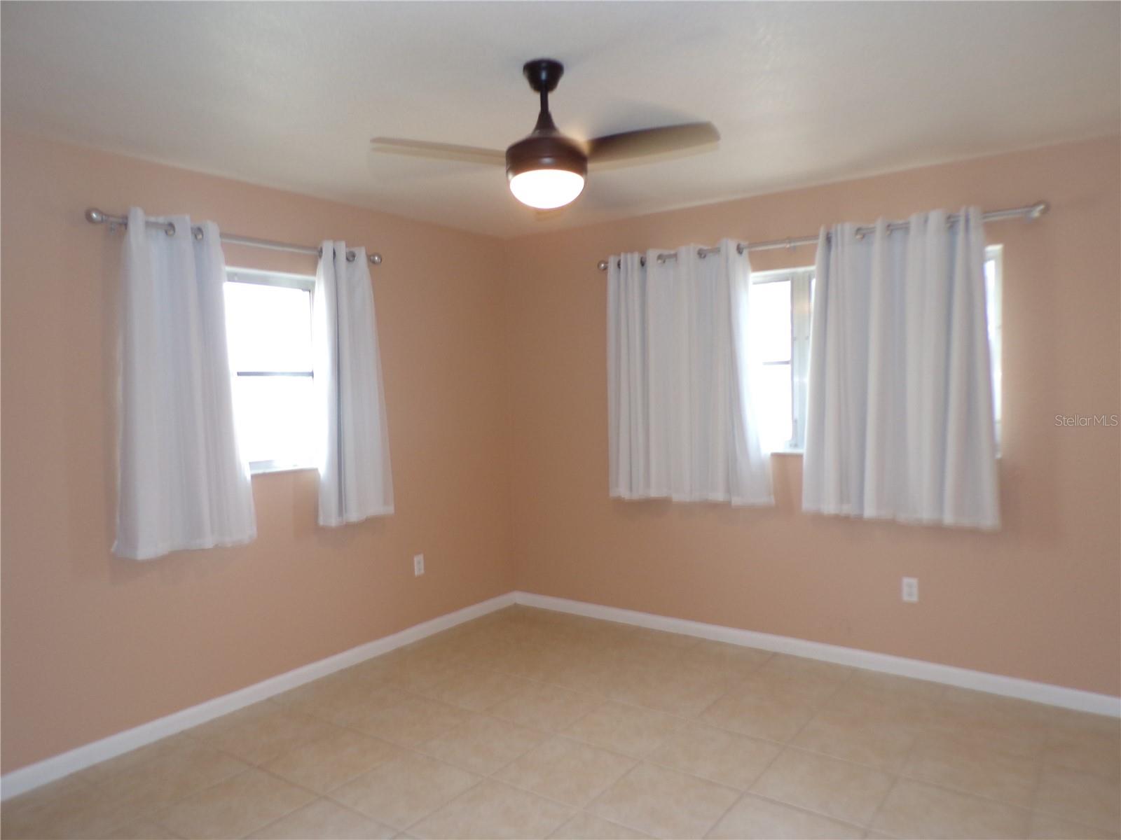 Image 27 of 35 For 4117 Harbor Boulevard