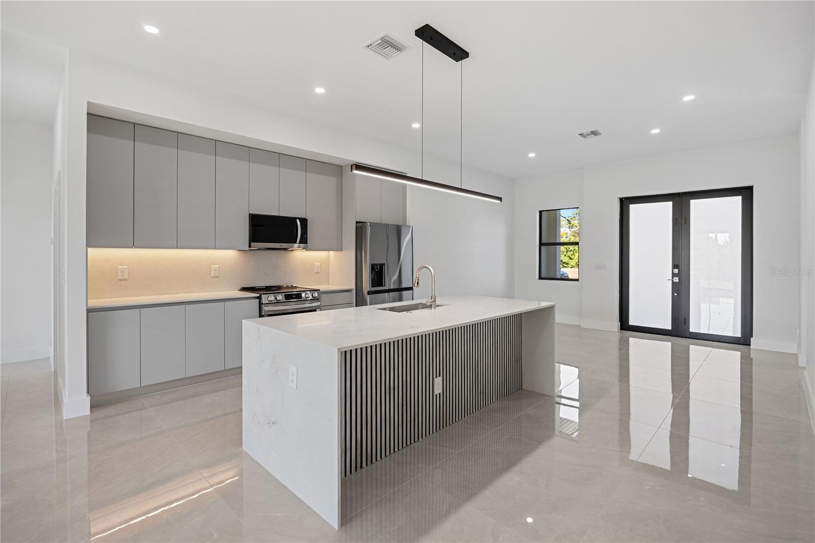 Image 10 of 41 For 115 Baytree Drive