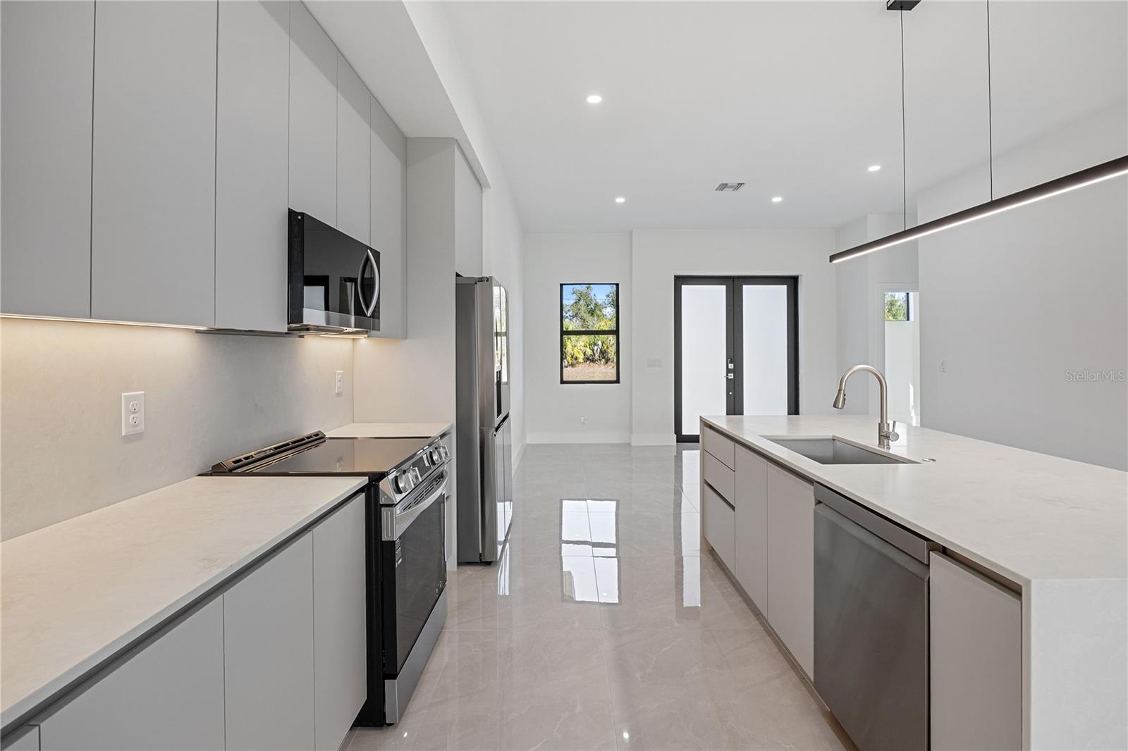 Image 12 of 41 For 115 Baytree Drive