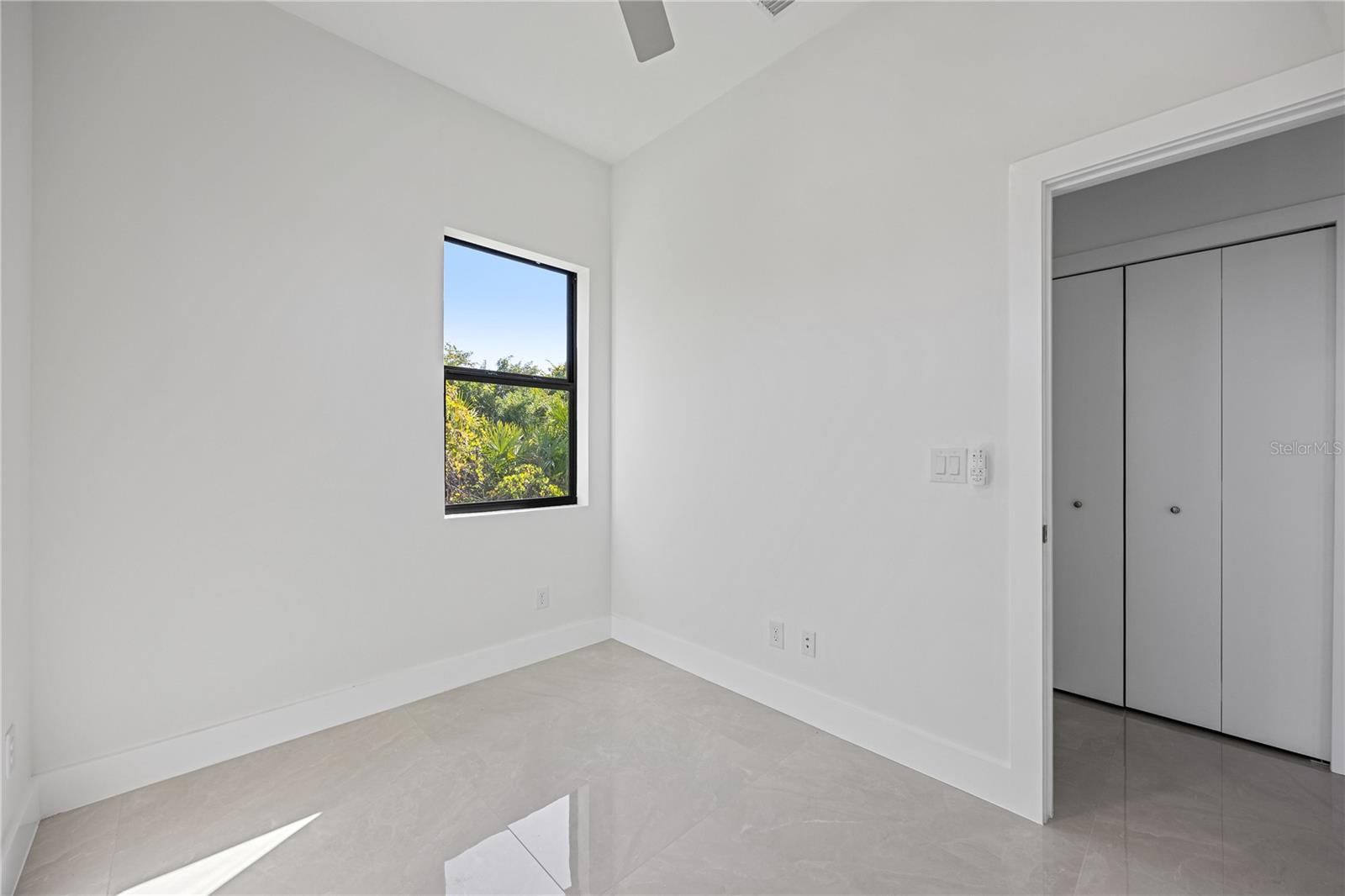 Image 16 of 41 For 115 Baytree Drive