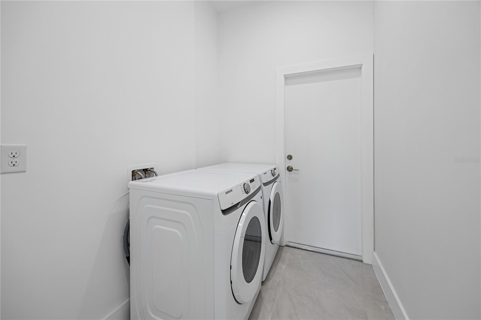 Image 27 of 41 For 115 Baytree Drive