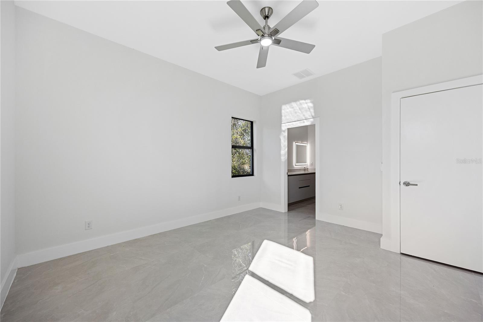 Image 31 of 41 For 115 Baytree Drive