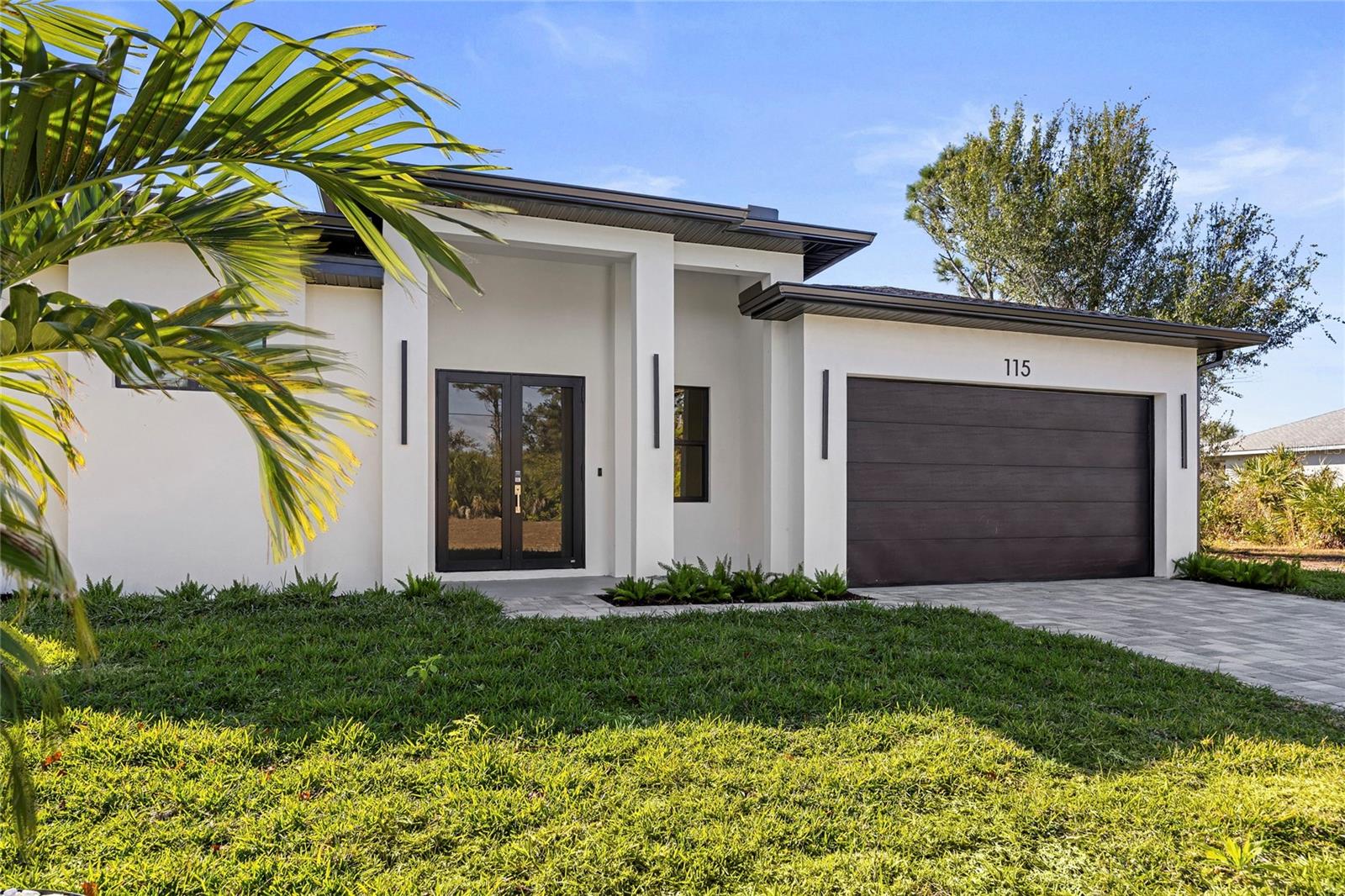 Image 4 of 41 For 115 Baytree Drive