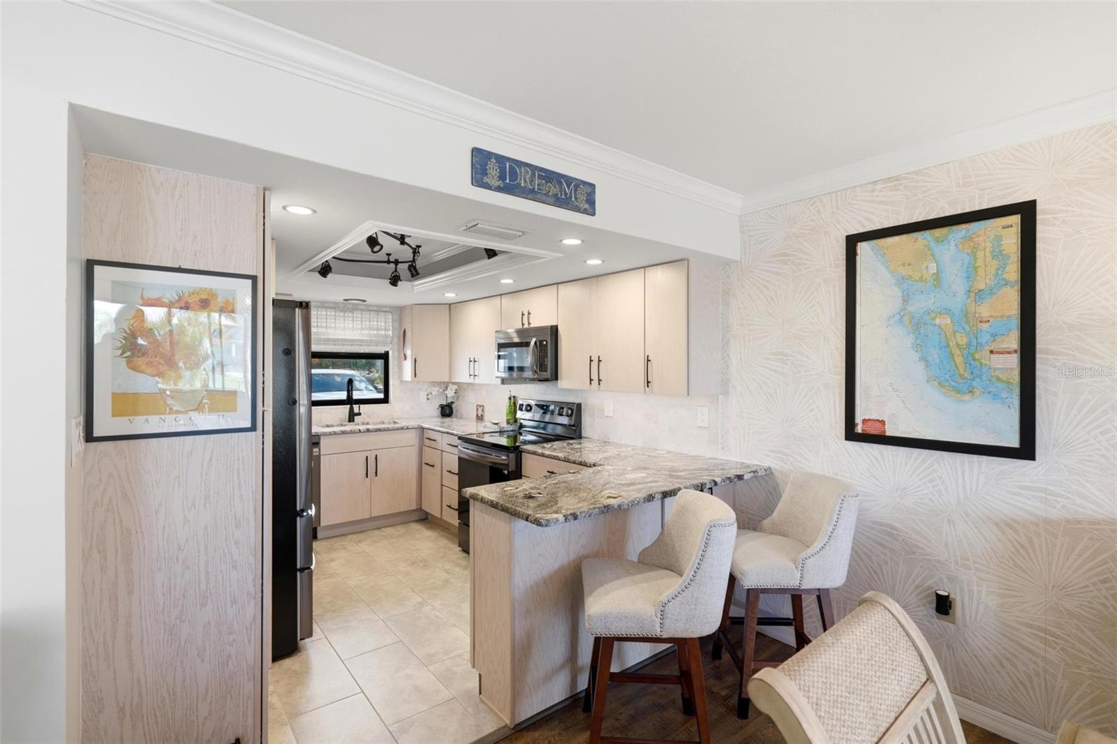 Image 17 of 64 For 1433 Mediterranean Drive E