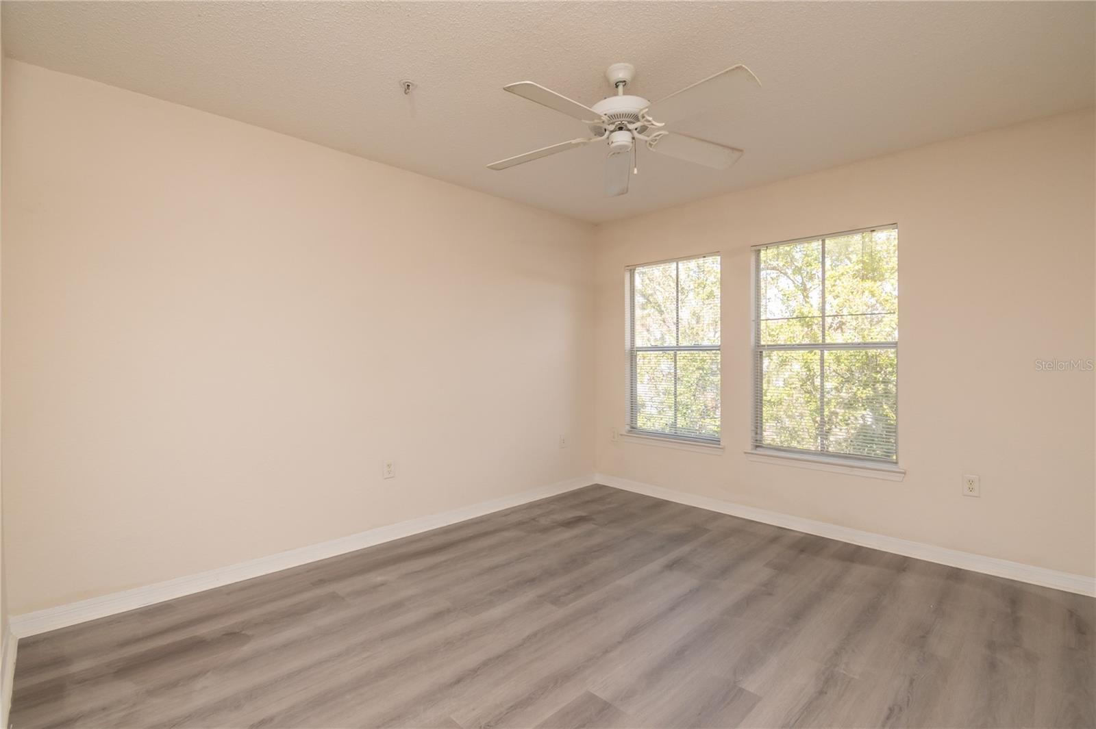 Image 16 of 20 For 18001 Richmond Place Drive 834