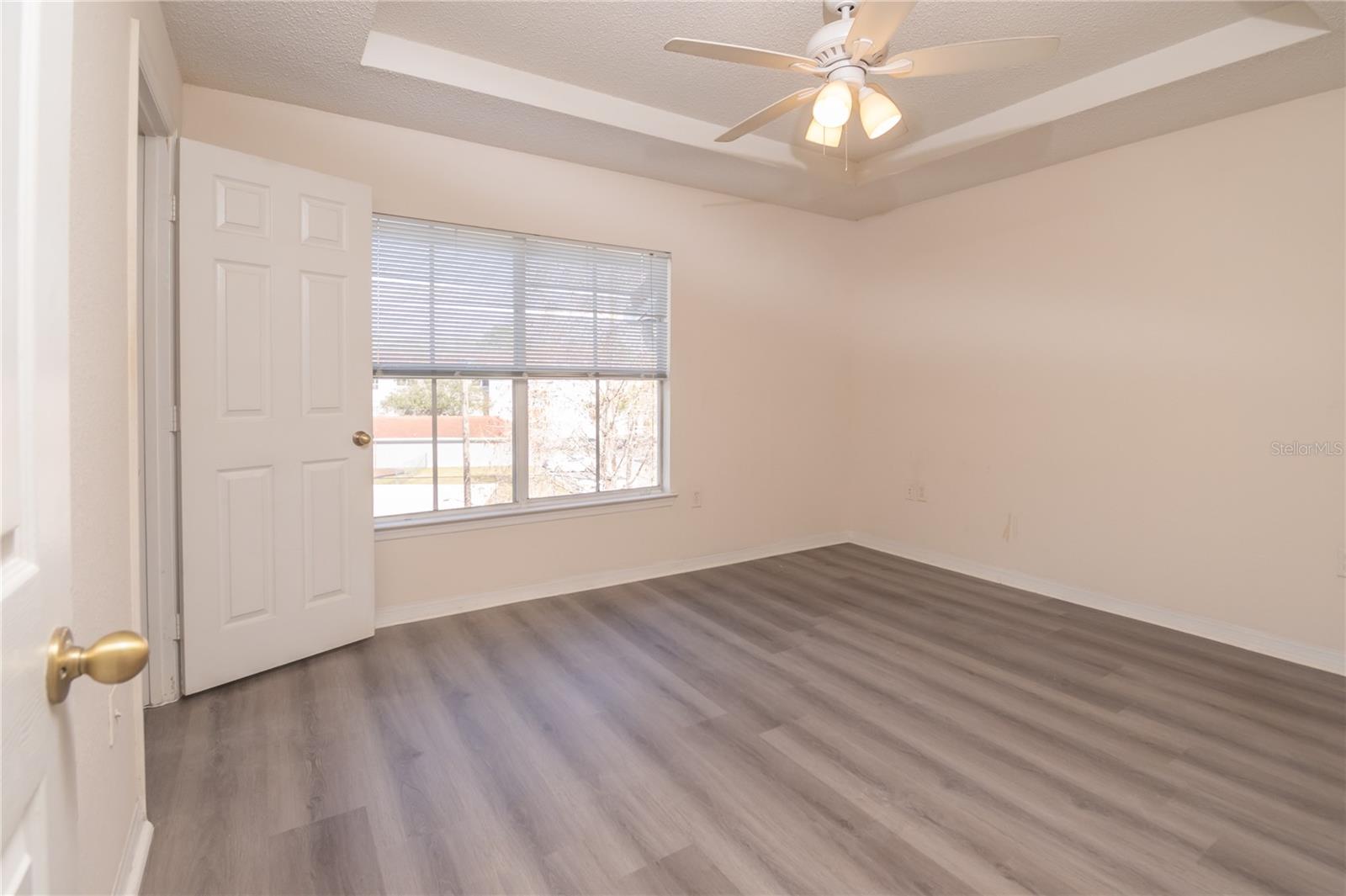 Image 3 of 20 For 18001 Richmond Place Drive 834