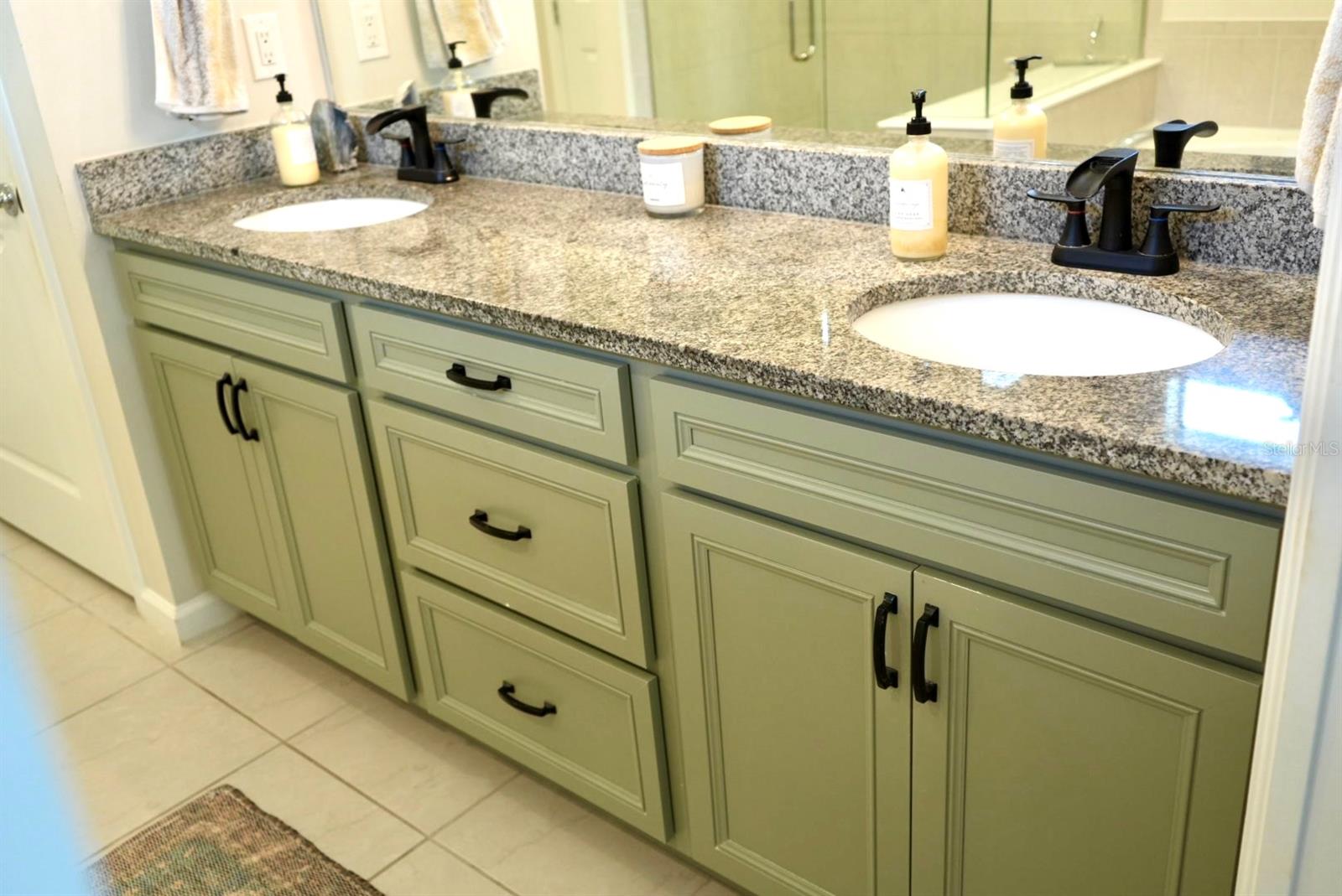 Image 44 of 61 For 1464 Hyssop Loop