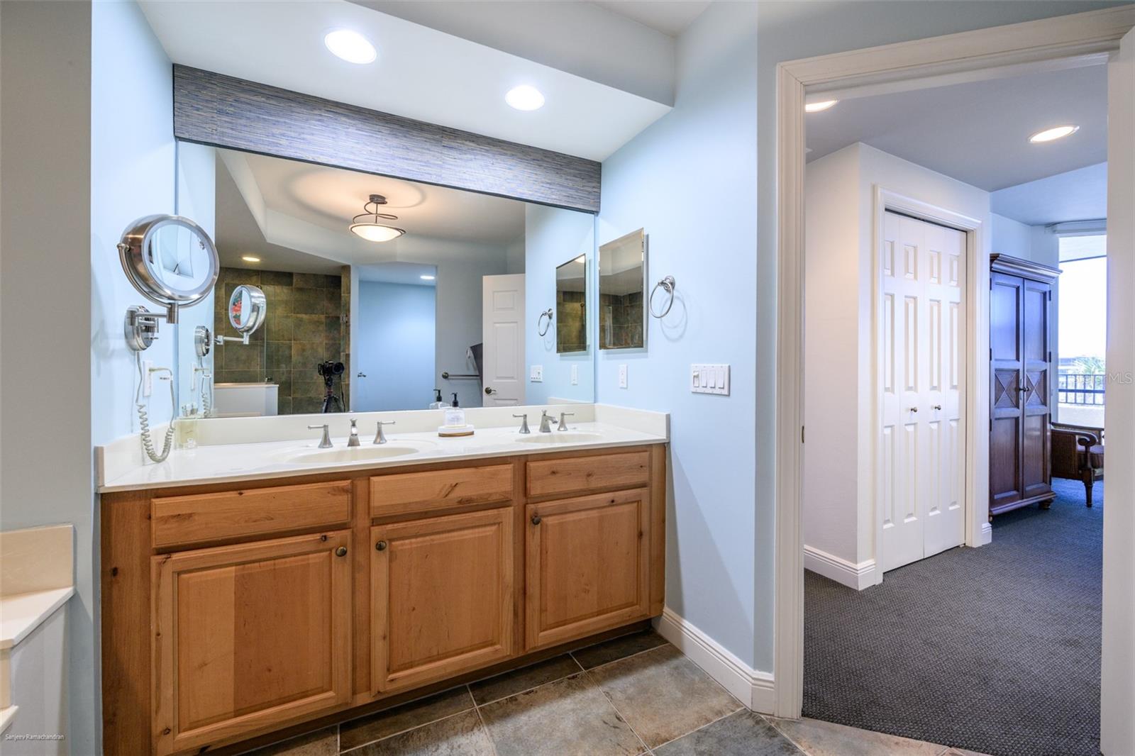 Image 36 of 58 For 3313 Sunset Key Circle 104