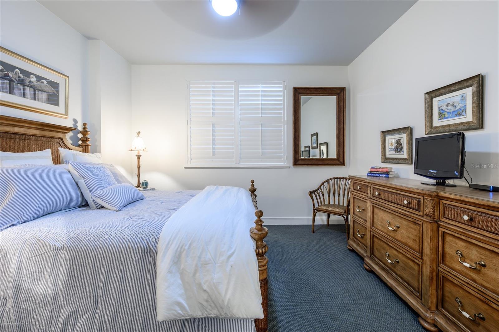 Image 40 of 58 For 3313 Sunset Key Circle 104