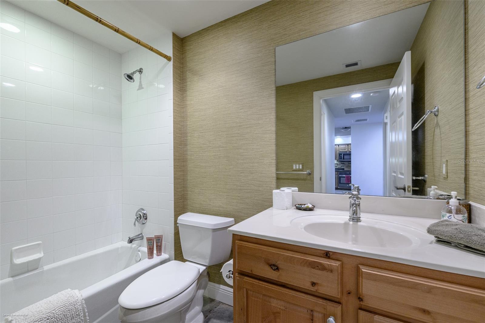 Image 45 of 58 For 3313 Sunset Key Circle 104