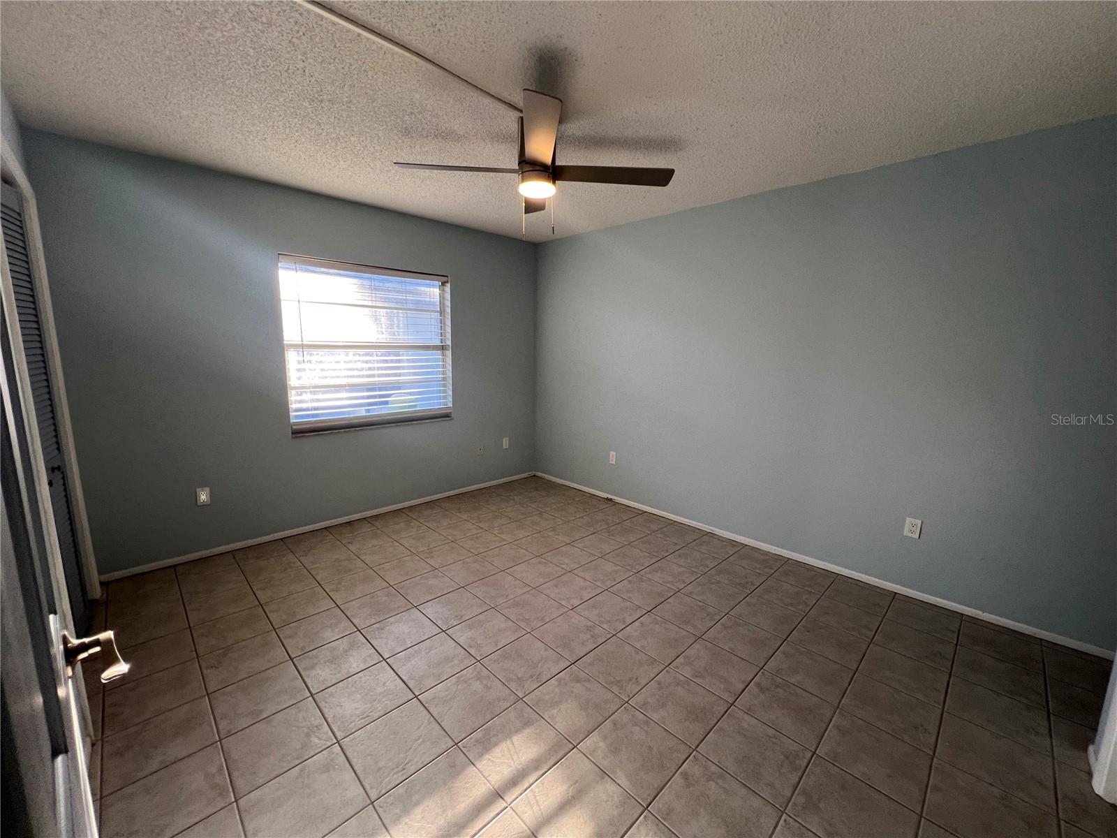 Image 5 of 10 For 810 Kings Court D