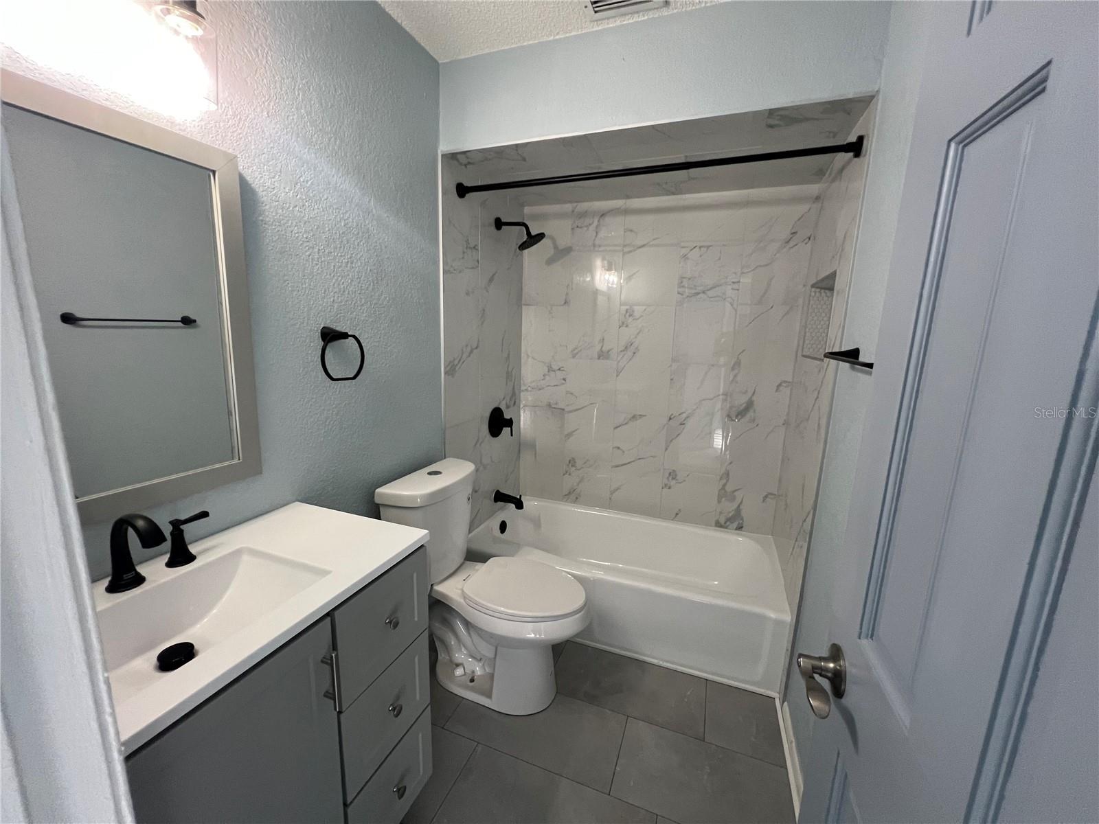 Image 6 of 10 For 810 Kings Court D