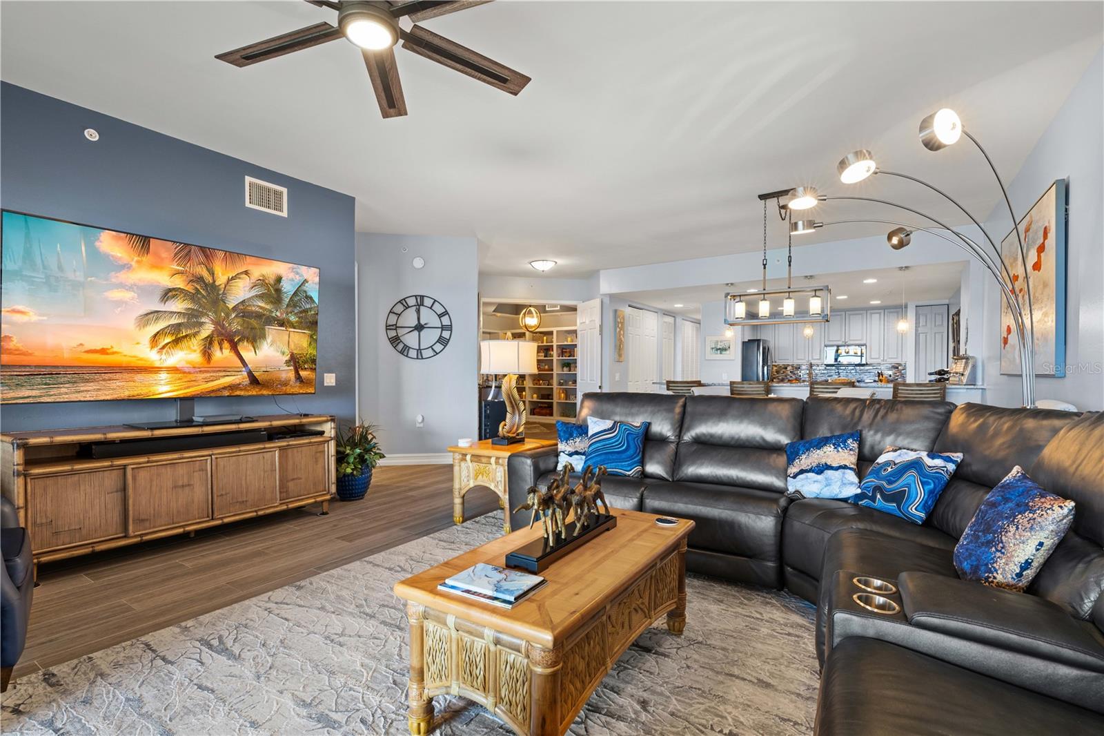 Image 3 of 85 For 89 Vivante Boulevard 8943