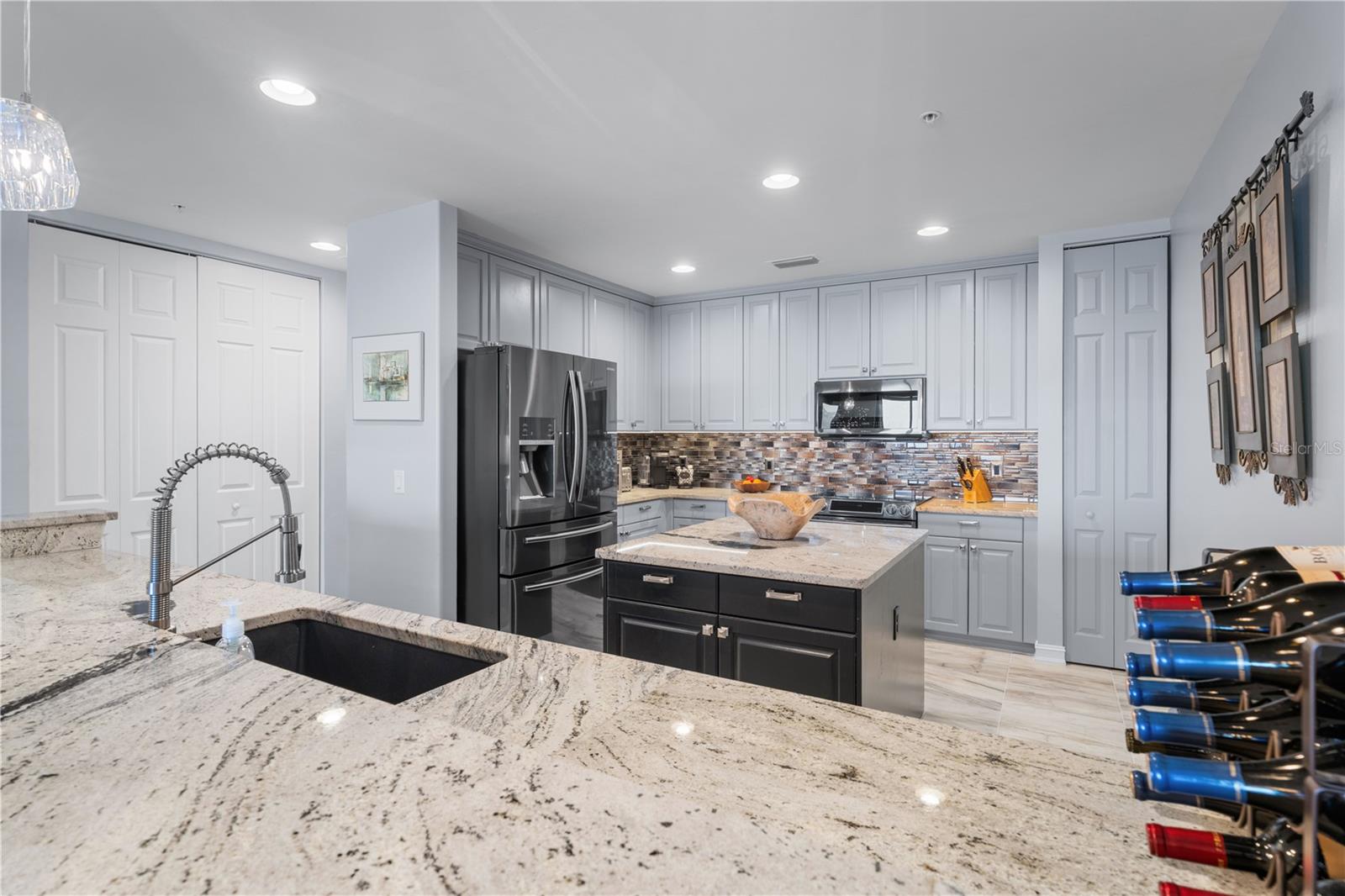 Image 32 of 85 For 89 Vivante Boulevard 8943