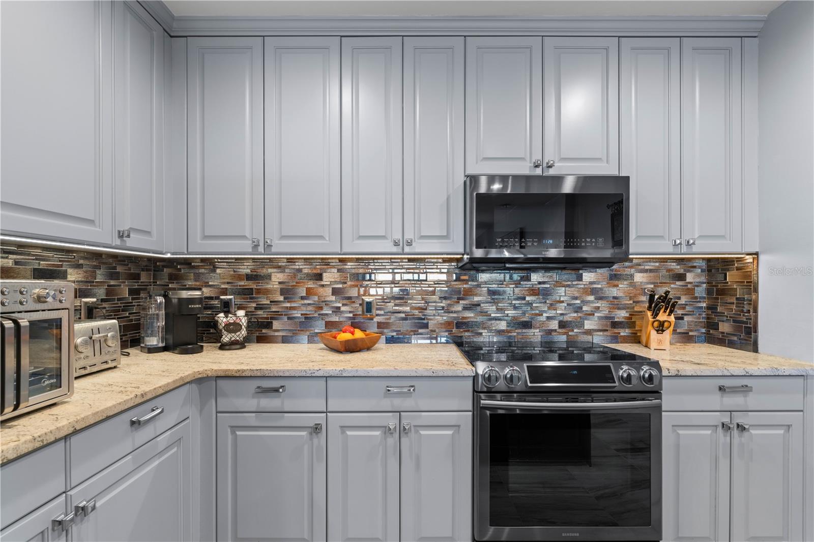 Image 35 of 85 For 89 Vivante Boulevard 8943