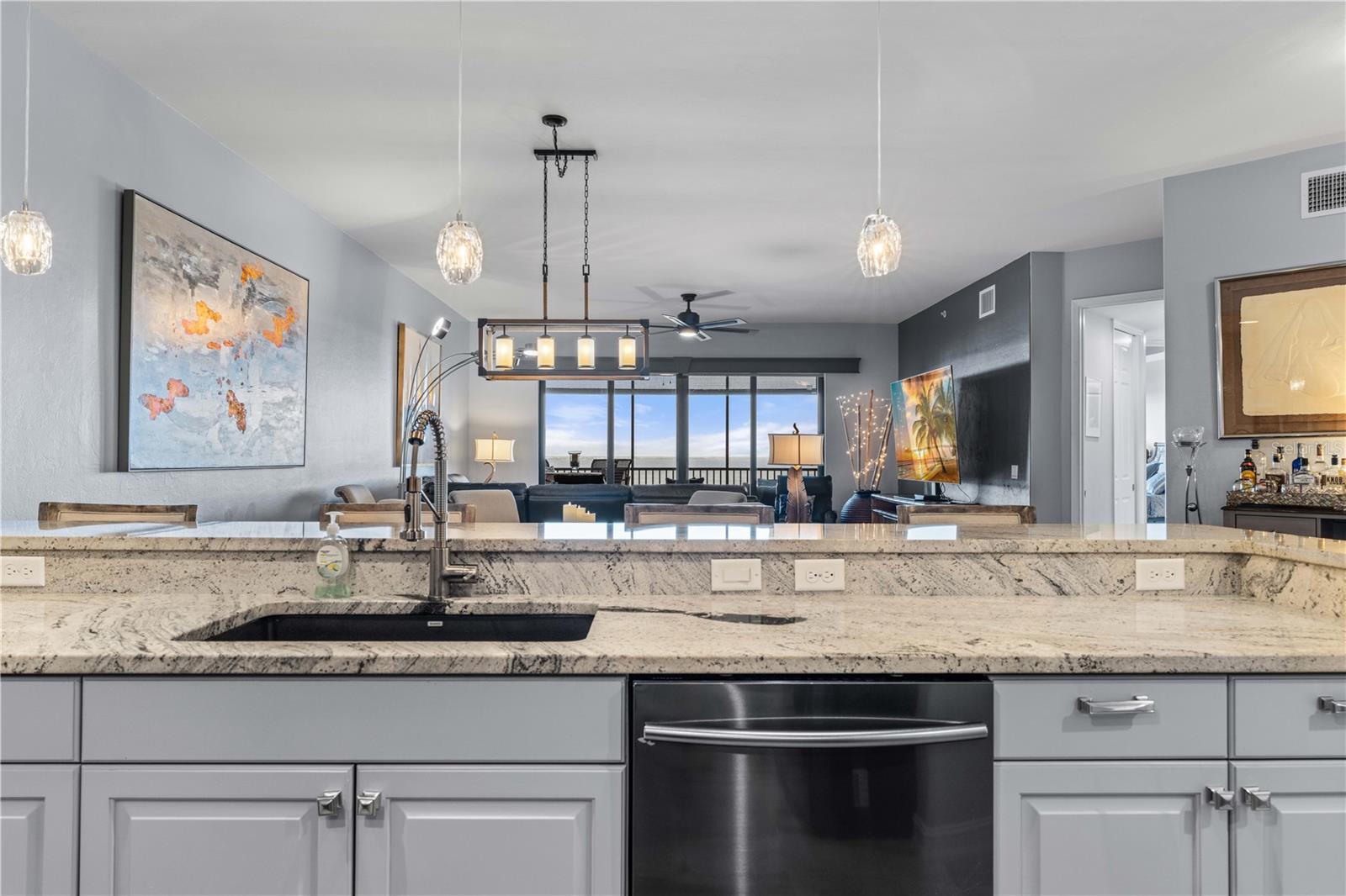 Image 36 of 85 For 89 Vivante Boulevard 8943