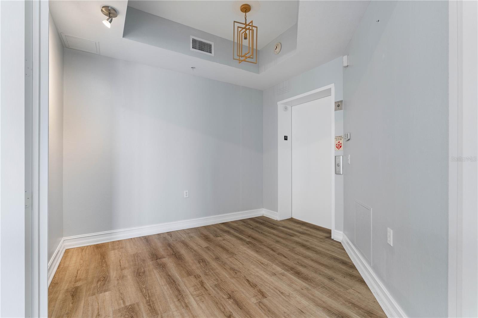 Image 18 of 80 For 87 Vivante Boulevard 8742