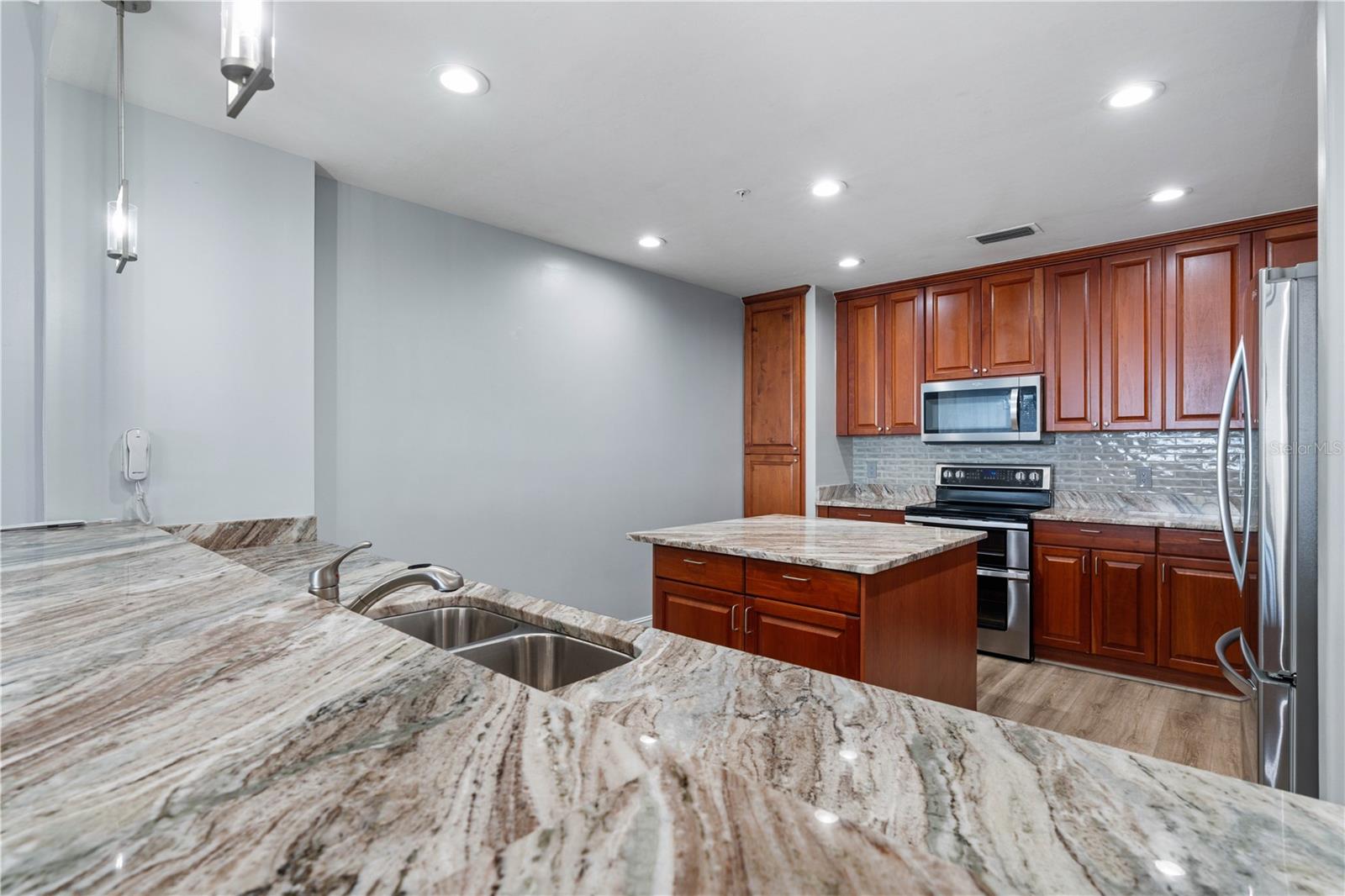 Image 24 of 80 For 87 Vivante Boulevard 8742