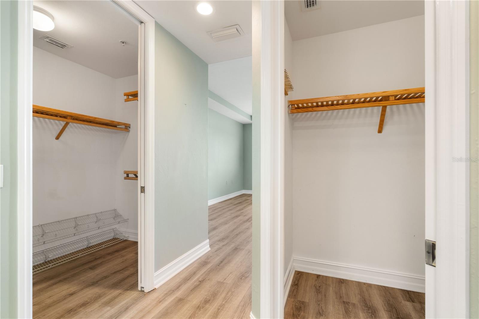 Image 34 of 80 For 87 Vivante Boulevard 8742