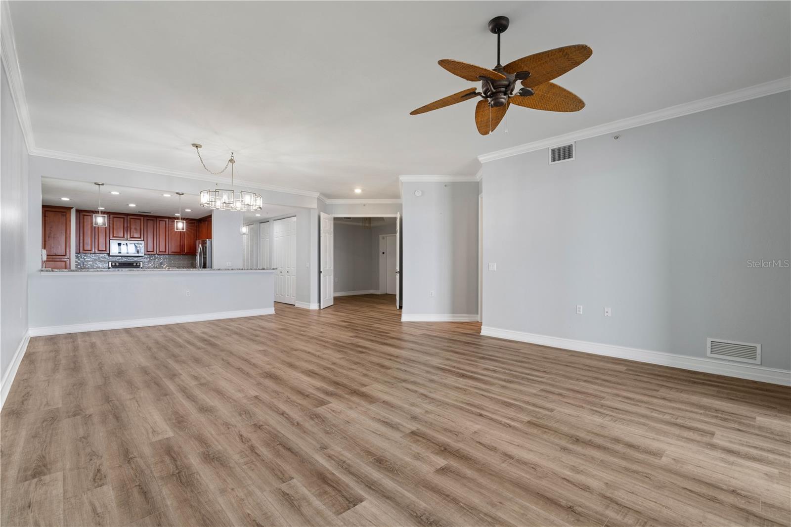 Image 5 of 80 For 87 Vivante Boulevard 8742