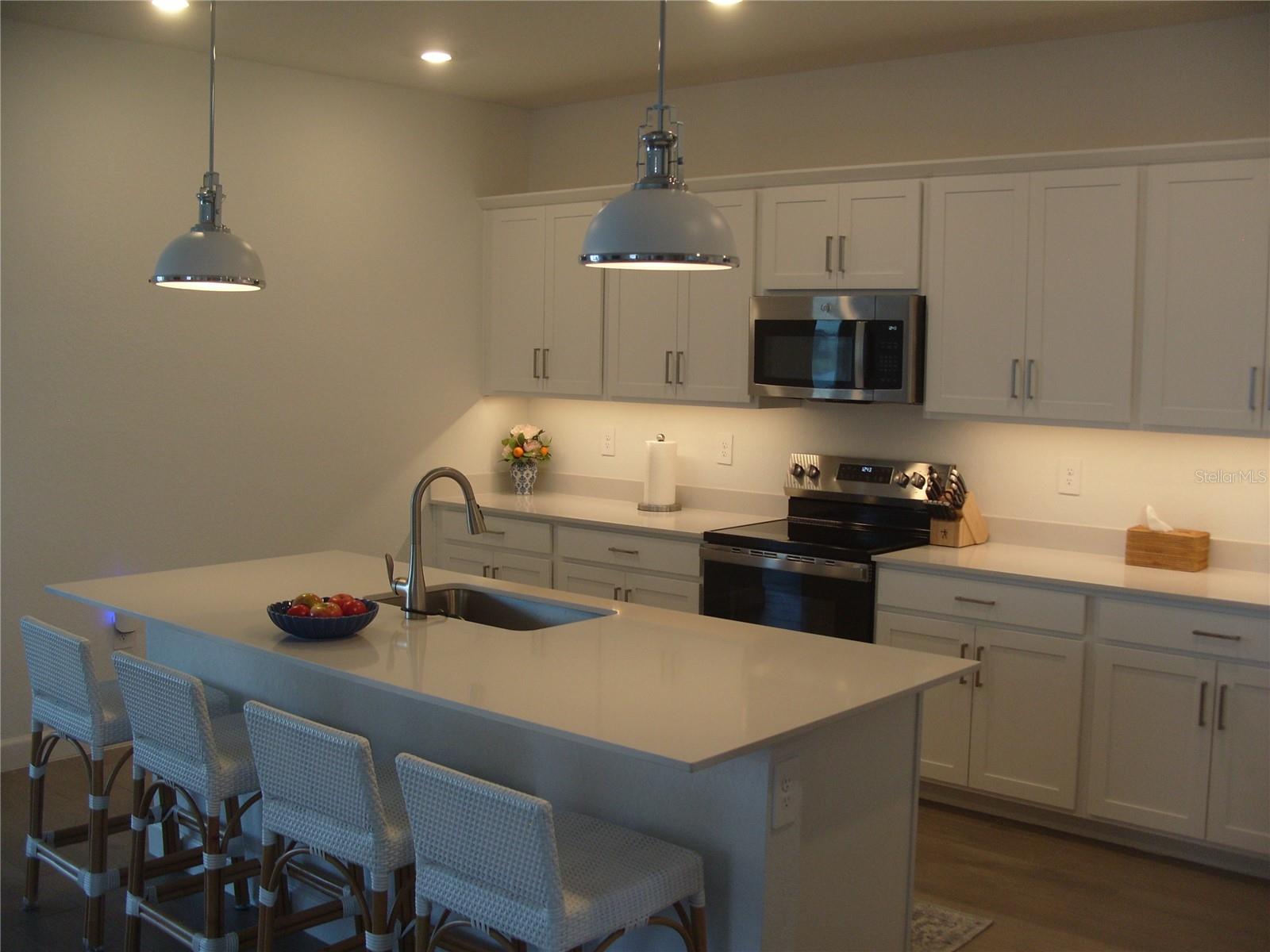 Listing photo id 9 for 7905 Lakes Edge Lane