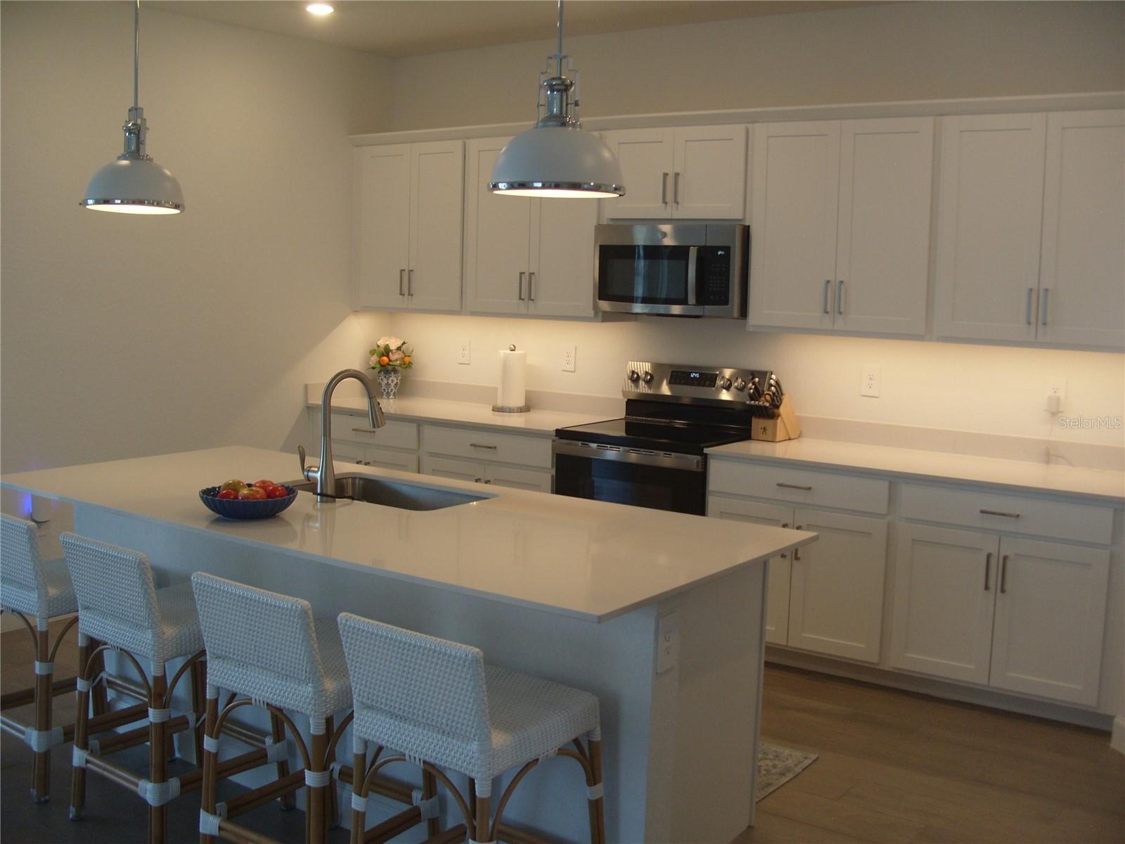 Listing photo id 11 for 7905 Lakes Edge Lane