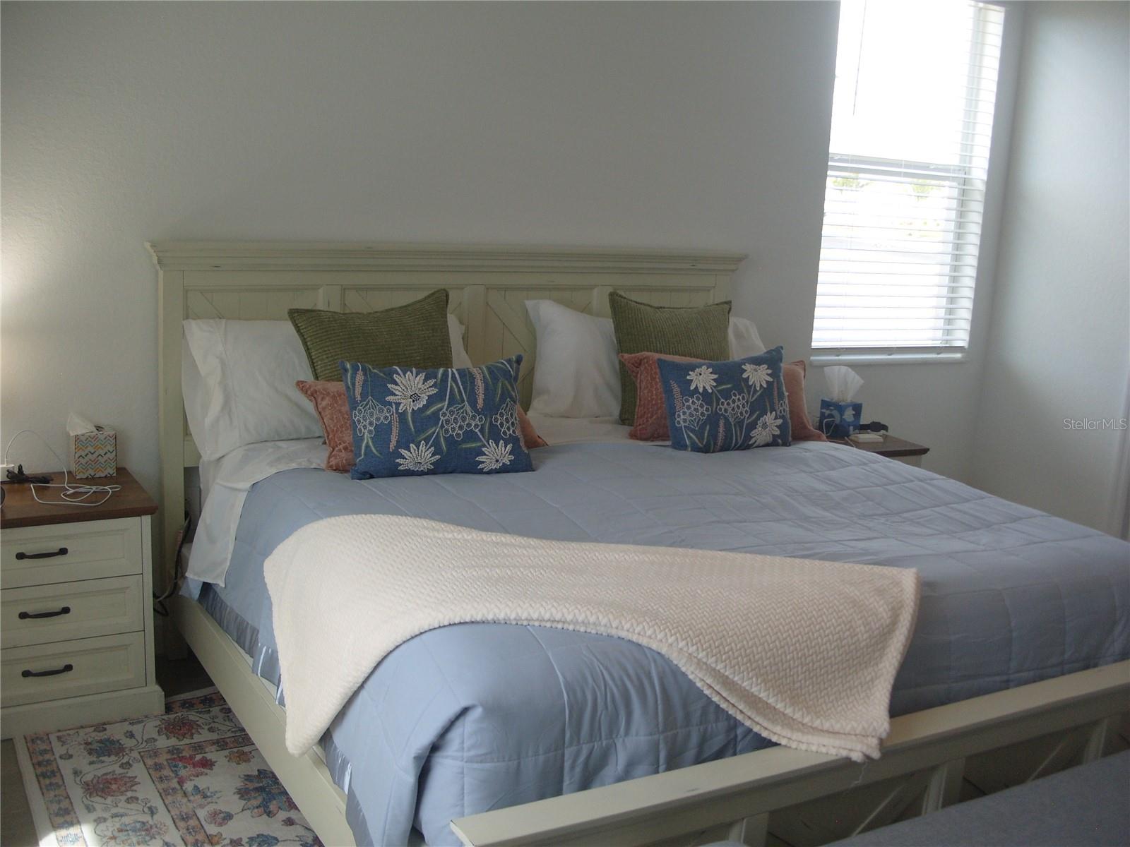 Listing photo id 15 for 7905 Lakes Edge Lane