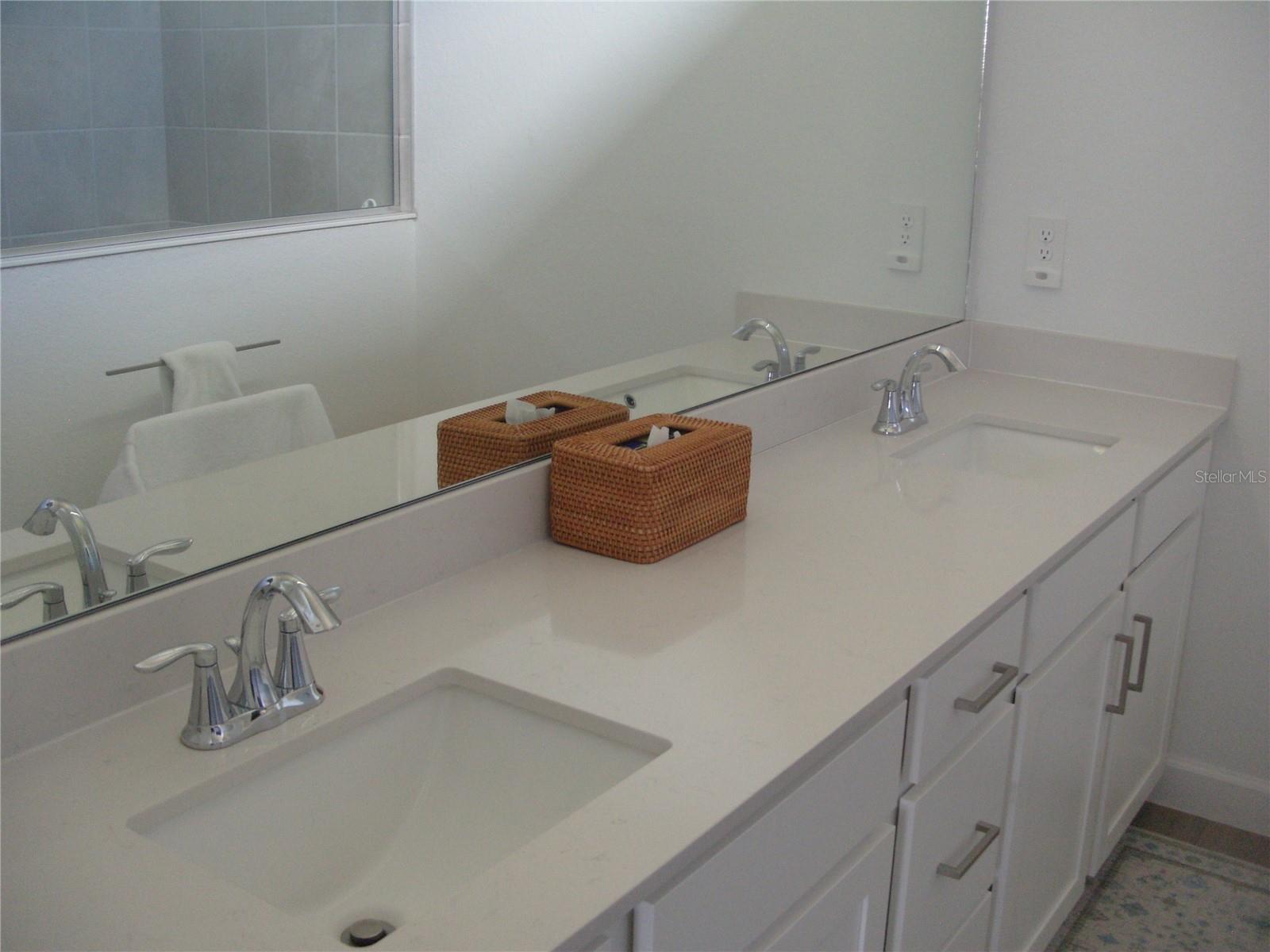 Listing photo id 18 for 7905 Lakes Edge Lane