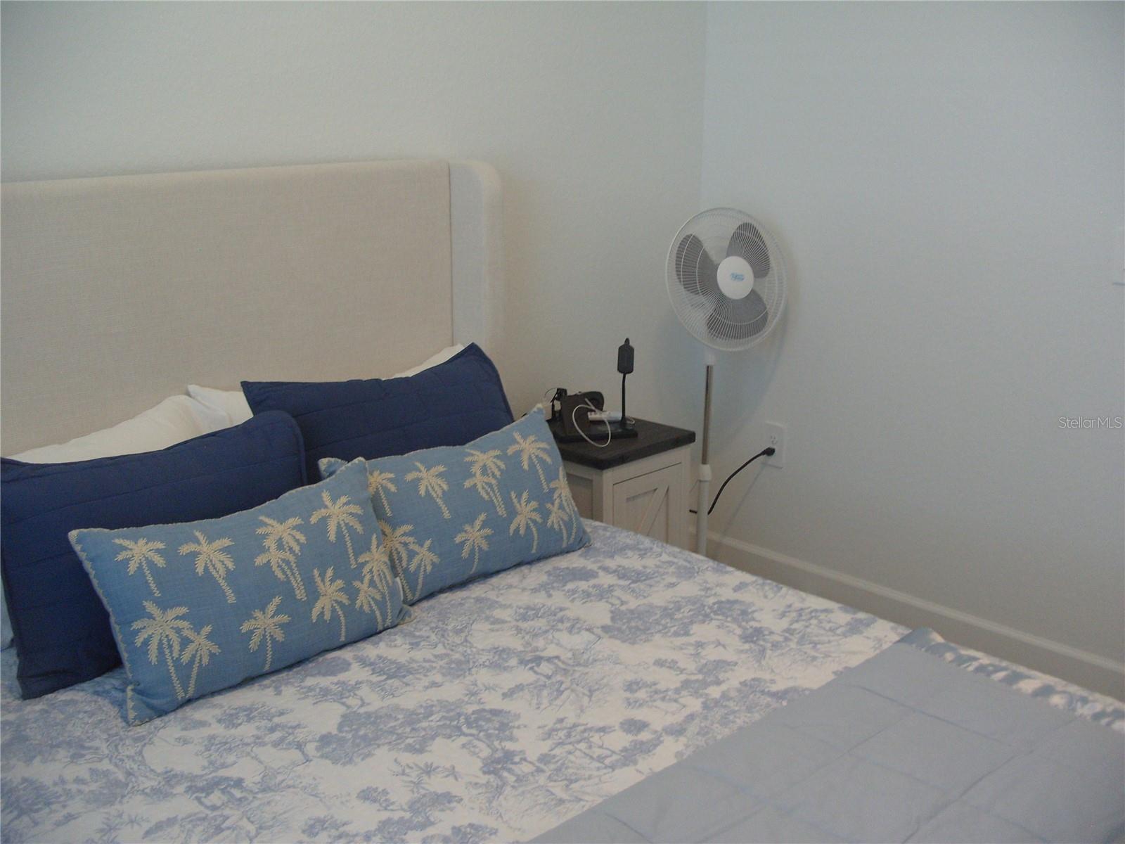 Listing photo id 22 for 7905 Lakes Edge Lane