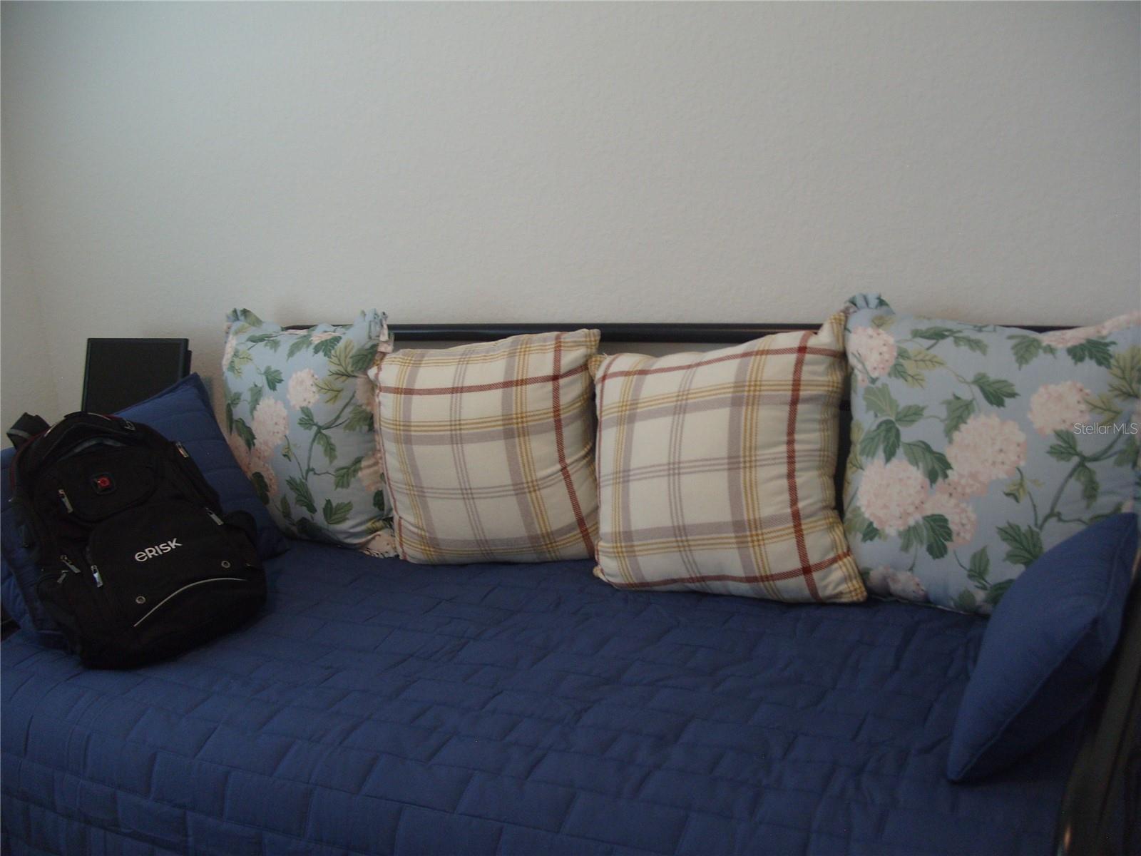 Listing photo id 25 for 7905 Lakes Edge Lane