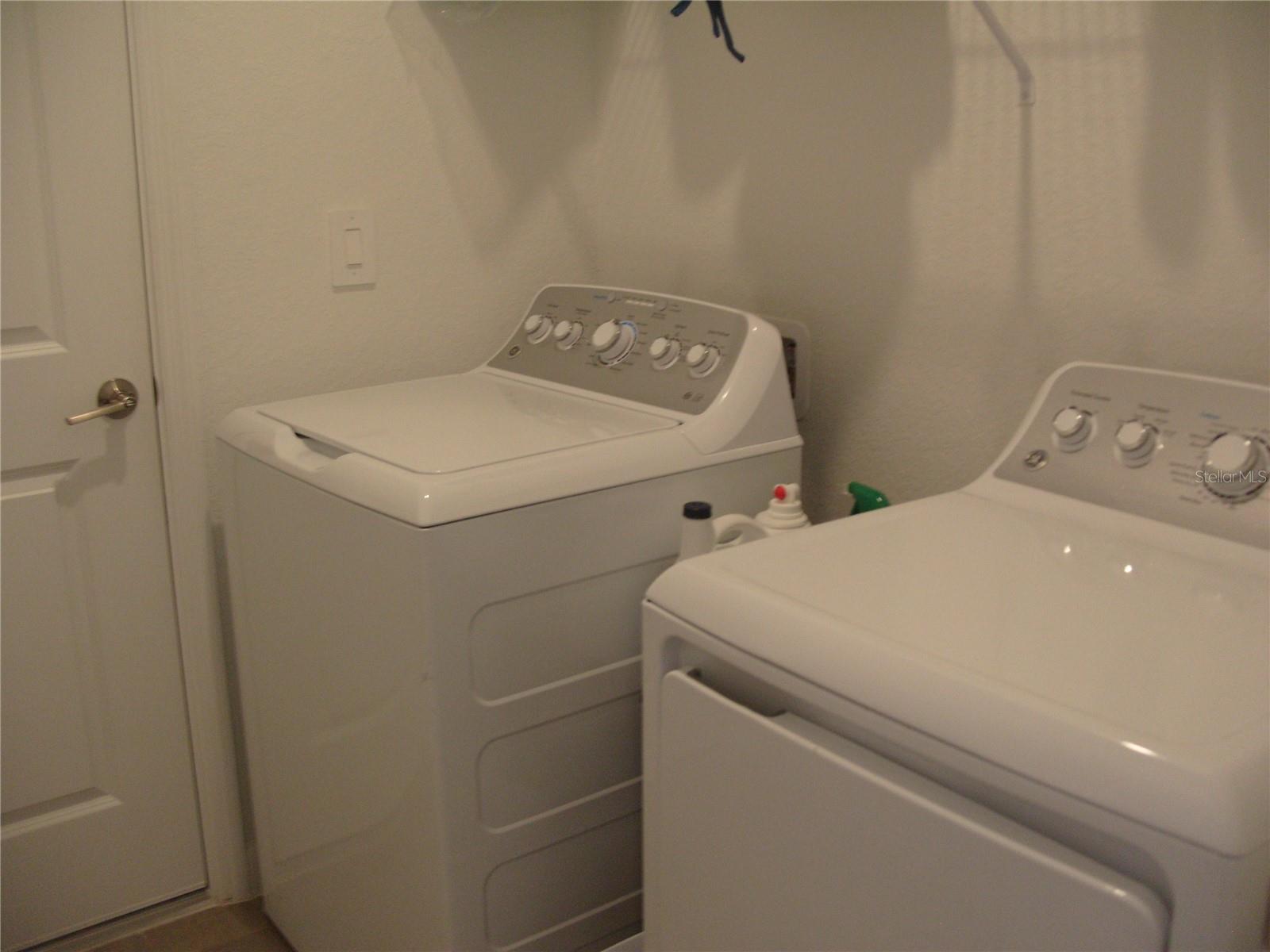 Listing photo id 34 for 7905 Lakes Edge Lane