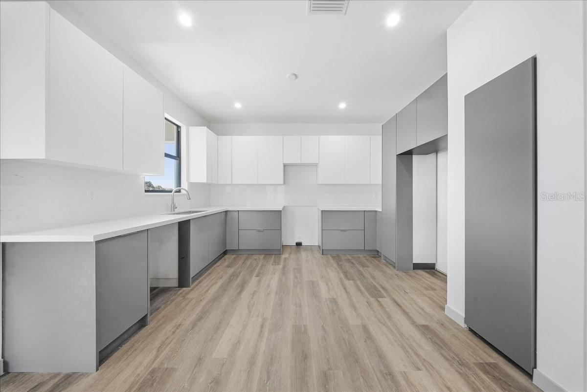 Image 15 of 42 For 1024 Halby Avenue