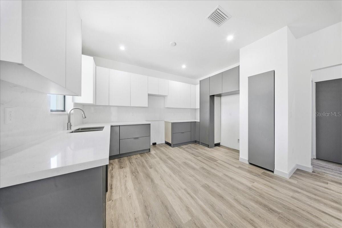 Image 16 of 42 For 1024 Halby Avenue