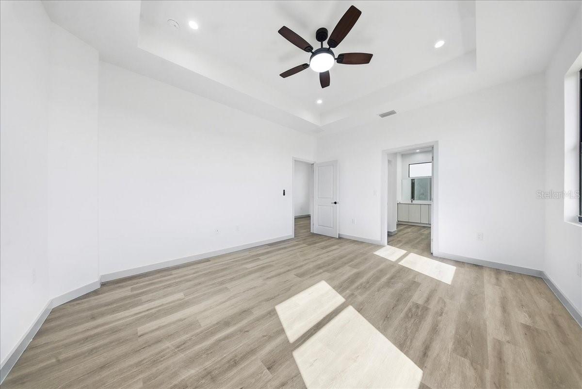 Image 27 of 42 For 1024 Halby Avenue